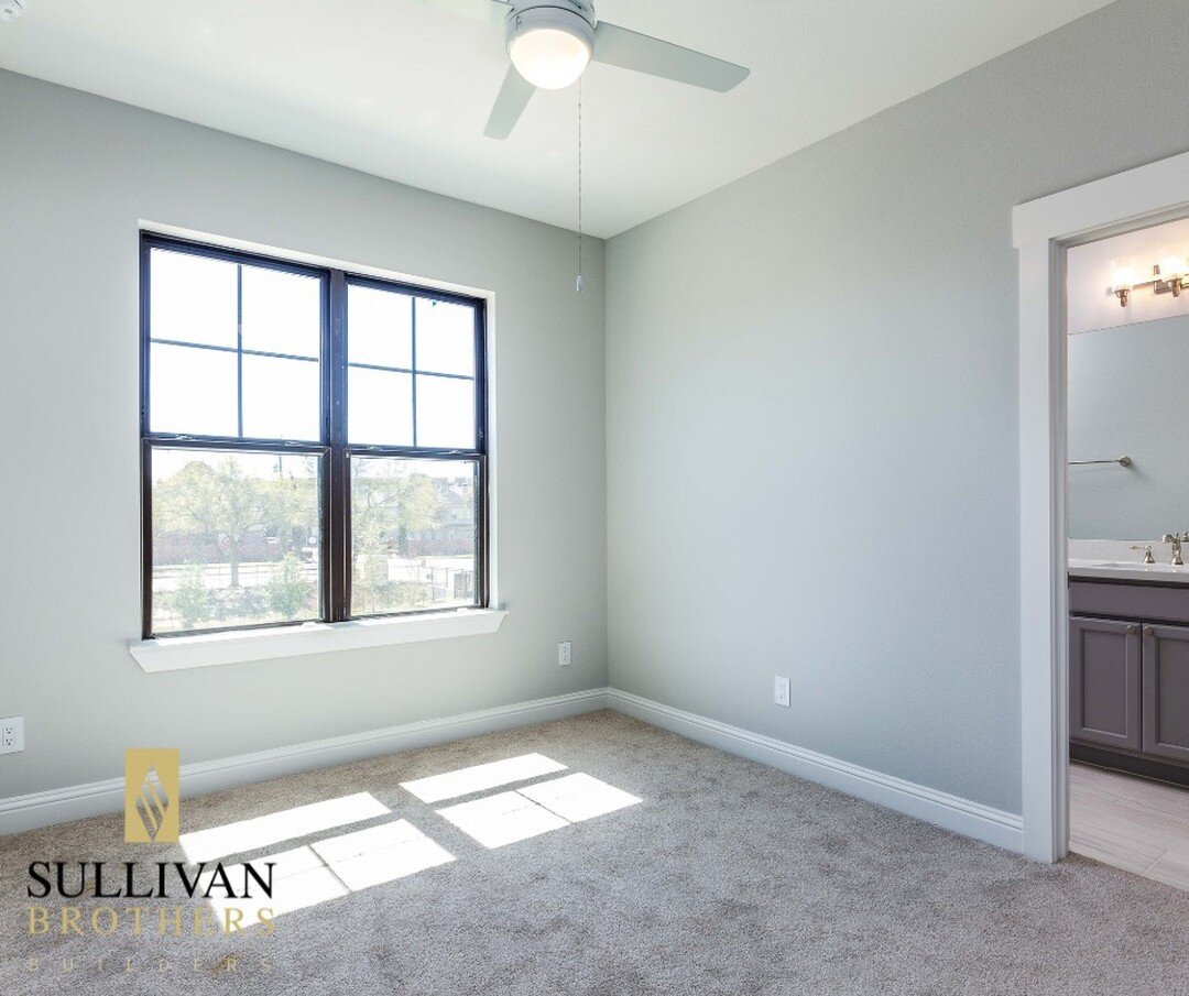 This spacious bedroom is light and bright! Looking for a new construction home in a great neighborhood? Call us today to learn more about our communities!

#eviaongalvestonisland #harperwoods  #timbergrovetrails #galveston #island #houstonhomes #sout