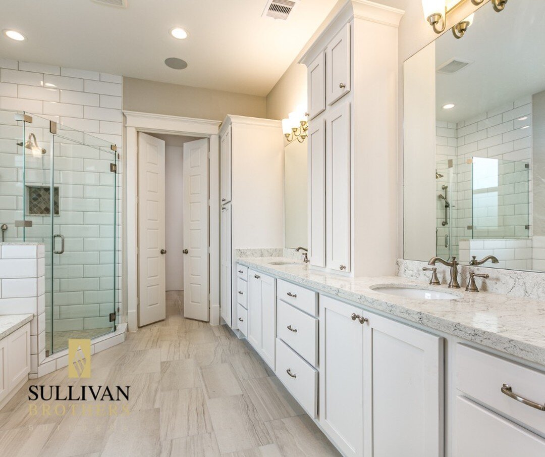 You'll love the quality finishes found in all our new construction homes. 

#eviaongalvestonisland #harperwoods  #timbergrovetrails #galveston #island #houstonhomes #southerncoastal #frontporchliving #availablehome #availablenow #openhouse #newconstr