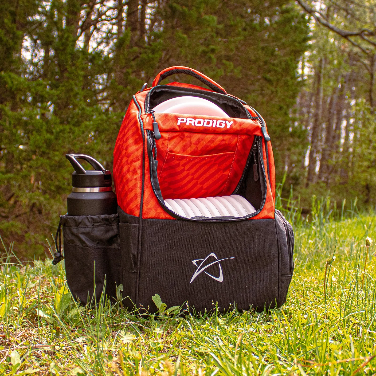 Ascent-Backpack-Amazon--Lifestyle1-Square-WhiteDisc.jpg