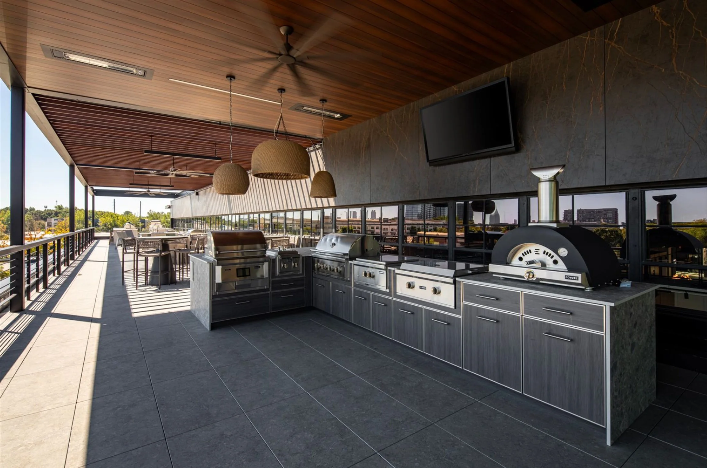 exterior deck 01.jpg