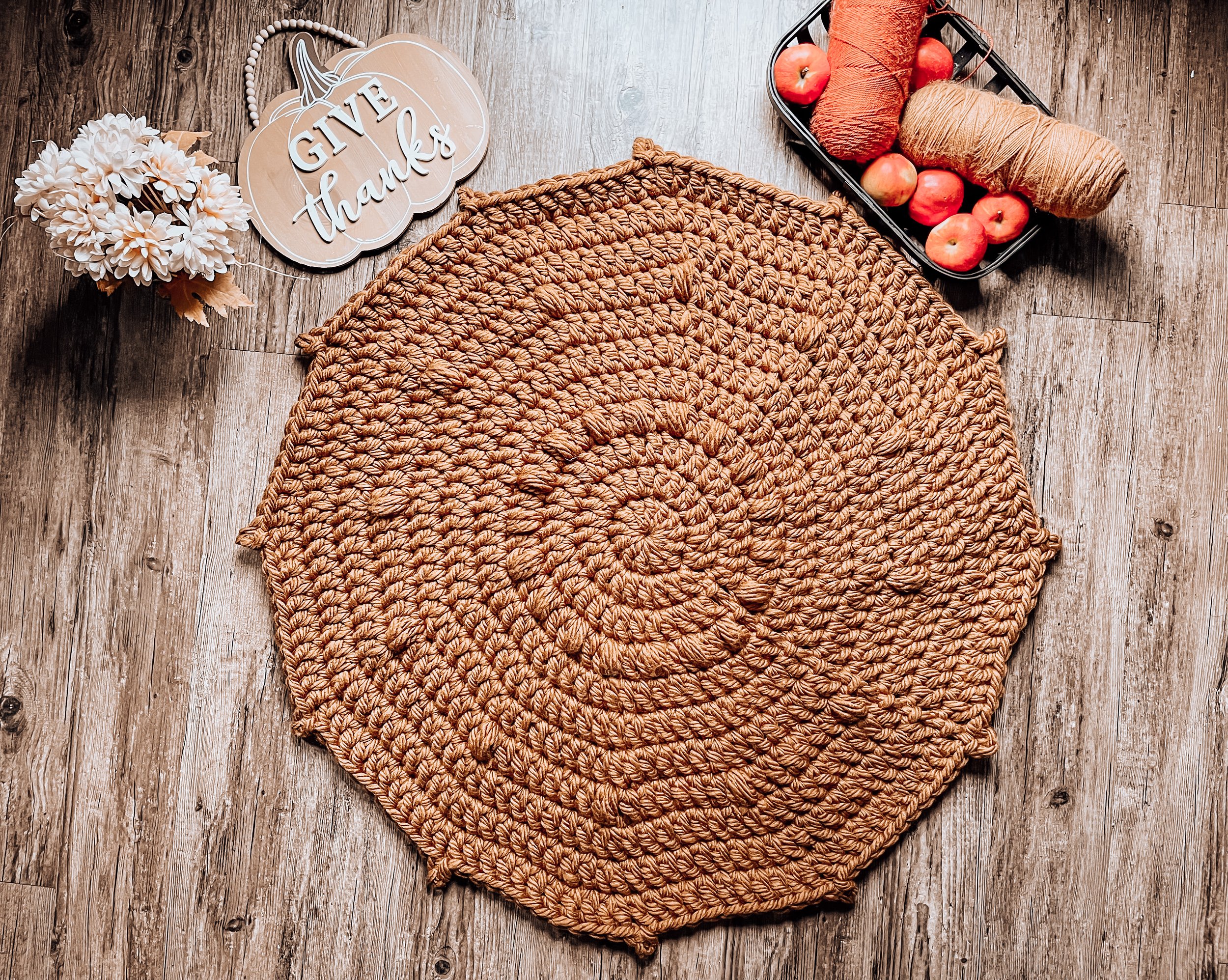 How to Crochet a Circle Rug — bags by bento