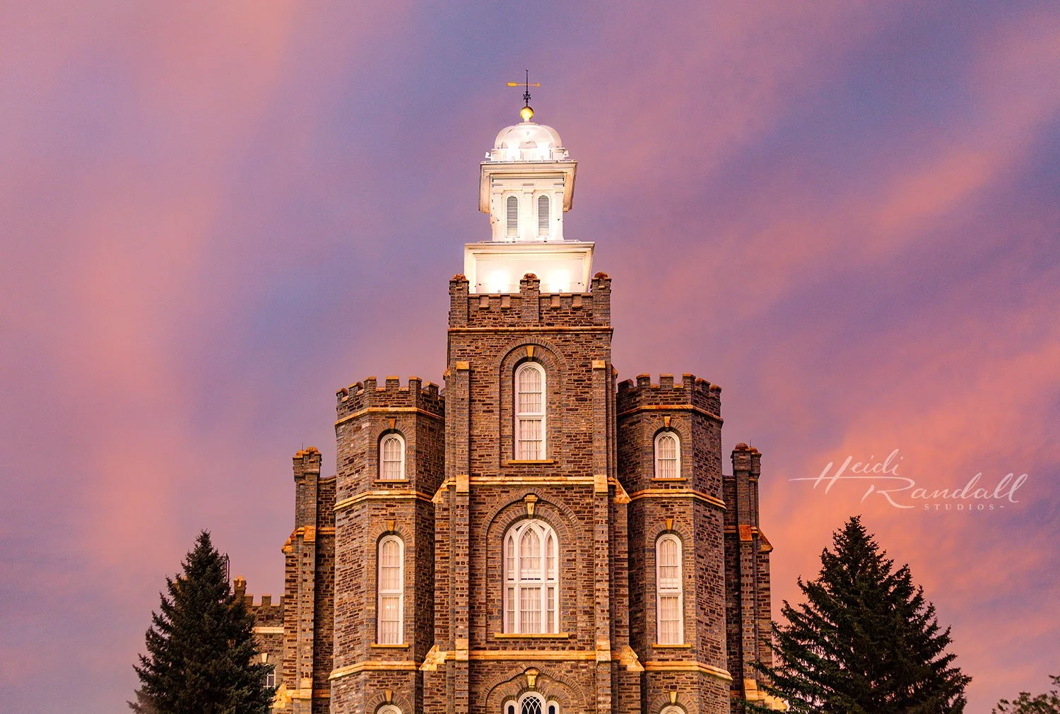 LoganUtahTempleSunsetMajesty-HeidiRandallStudios-Web.jpg