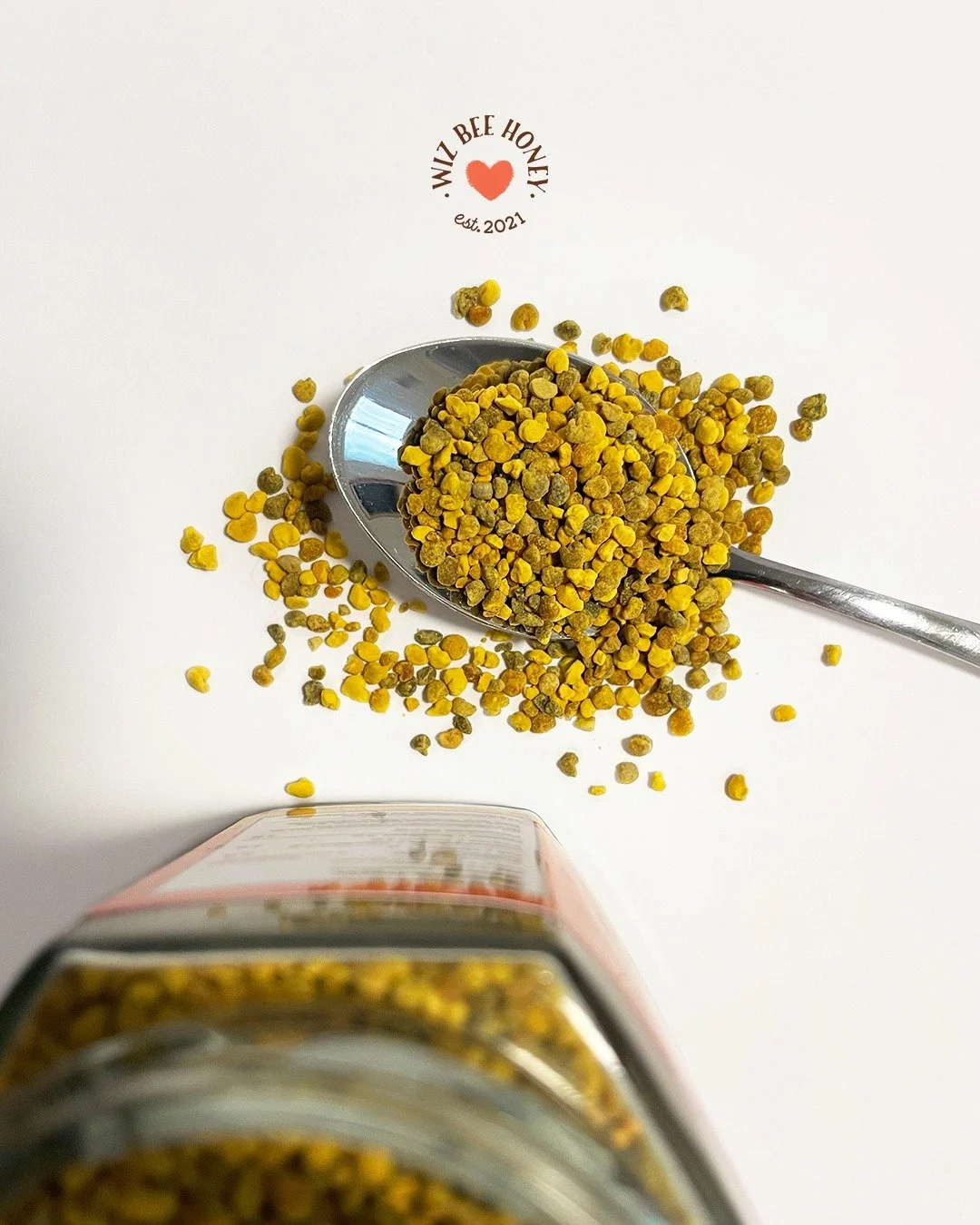 In honour of #WorldHealthDay, I wanted to share a bit about bee pollen!🐝

Bee pollen is another tasty treat sourced straight from the hive that is rich in vitamins, minerals and anti-oxidants, and like honey, offers many potential health benefits:
➡