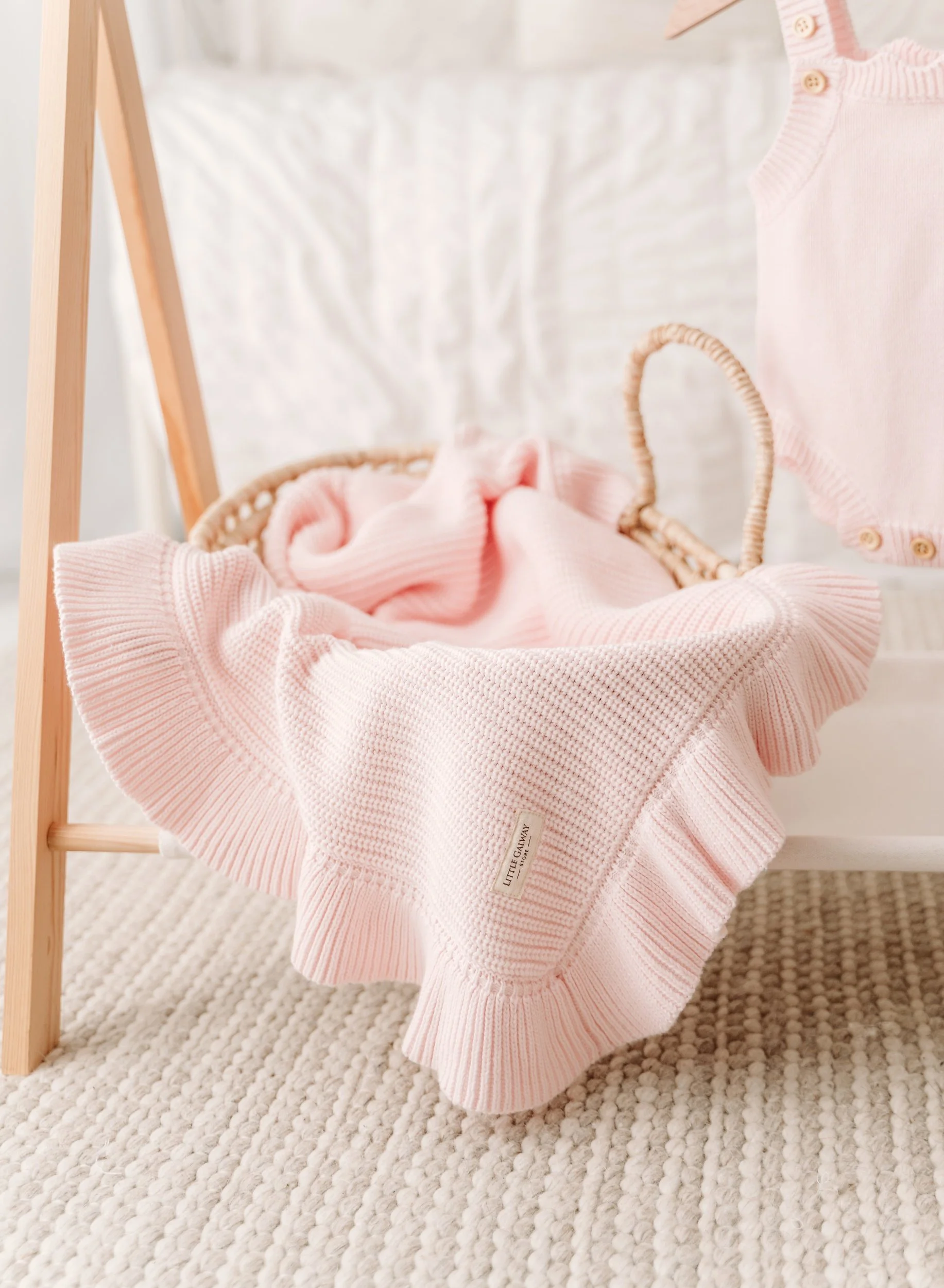 Powder Pink Chunky Knit Baby Blanket - Frill Edge