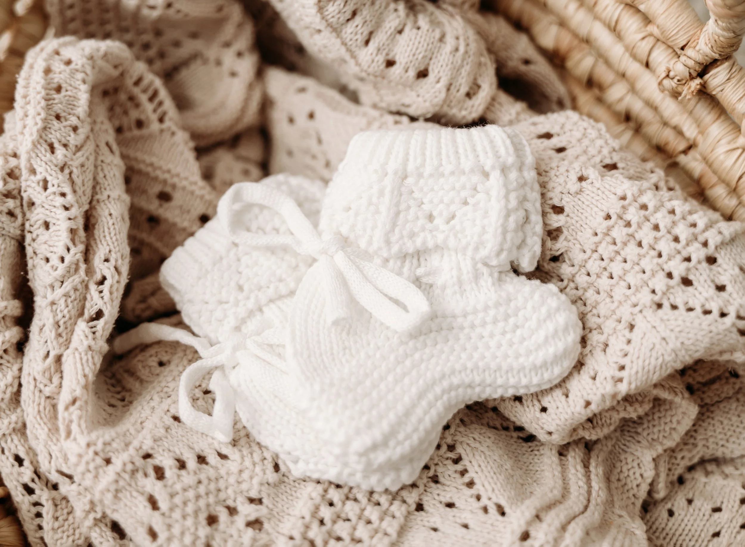 Pointelle Knit Baby Booties (0-6mths)
