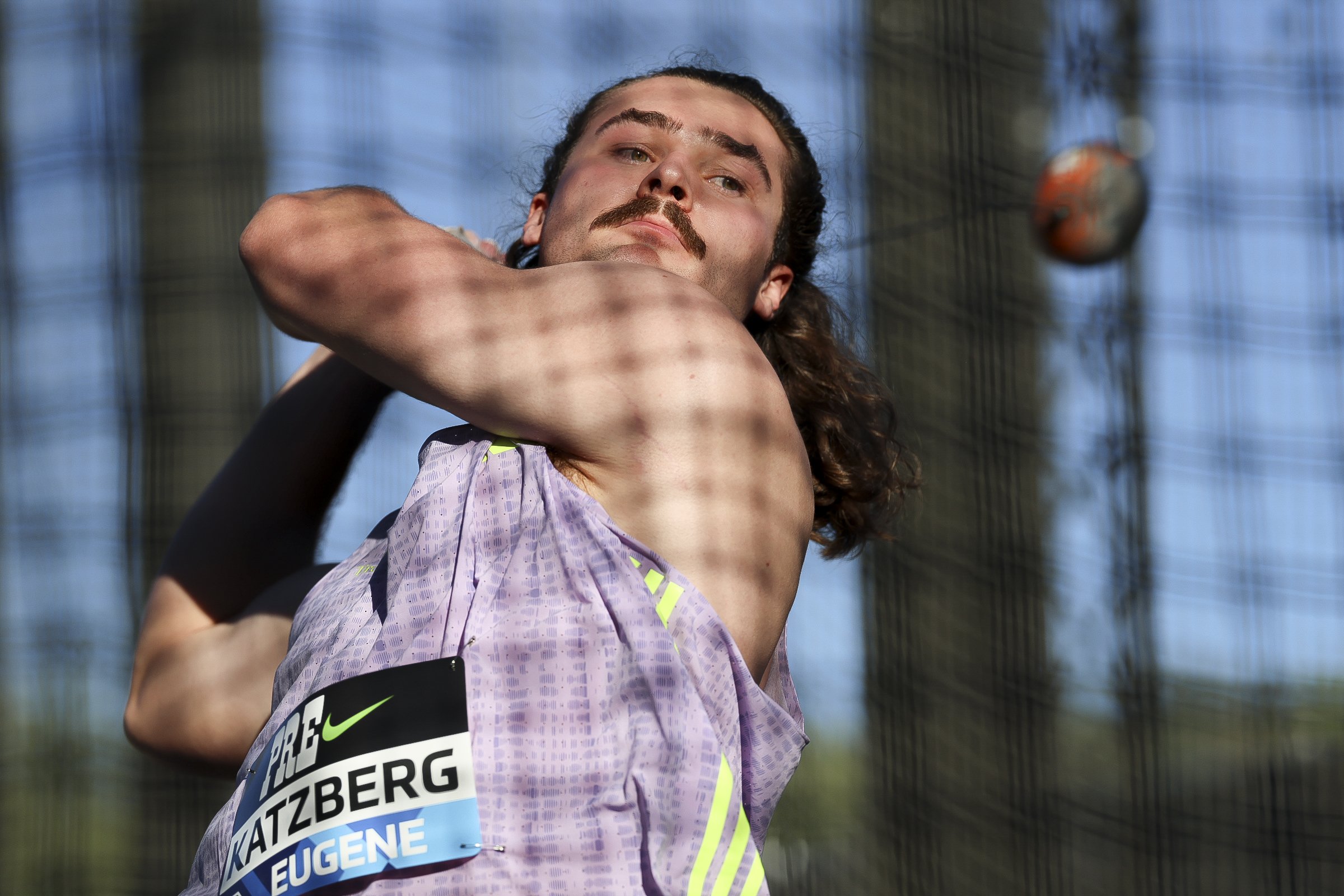 Hammer meet record highlights first day of The Prefontaine Classic