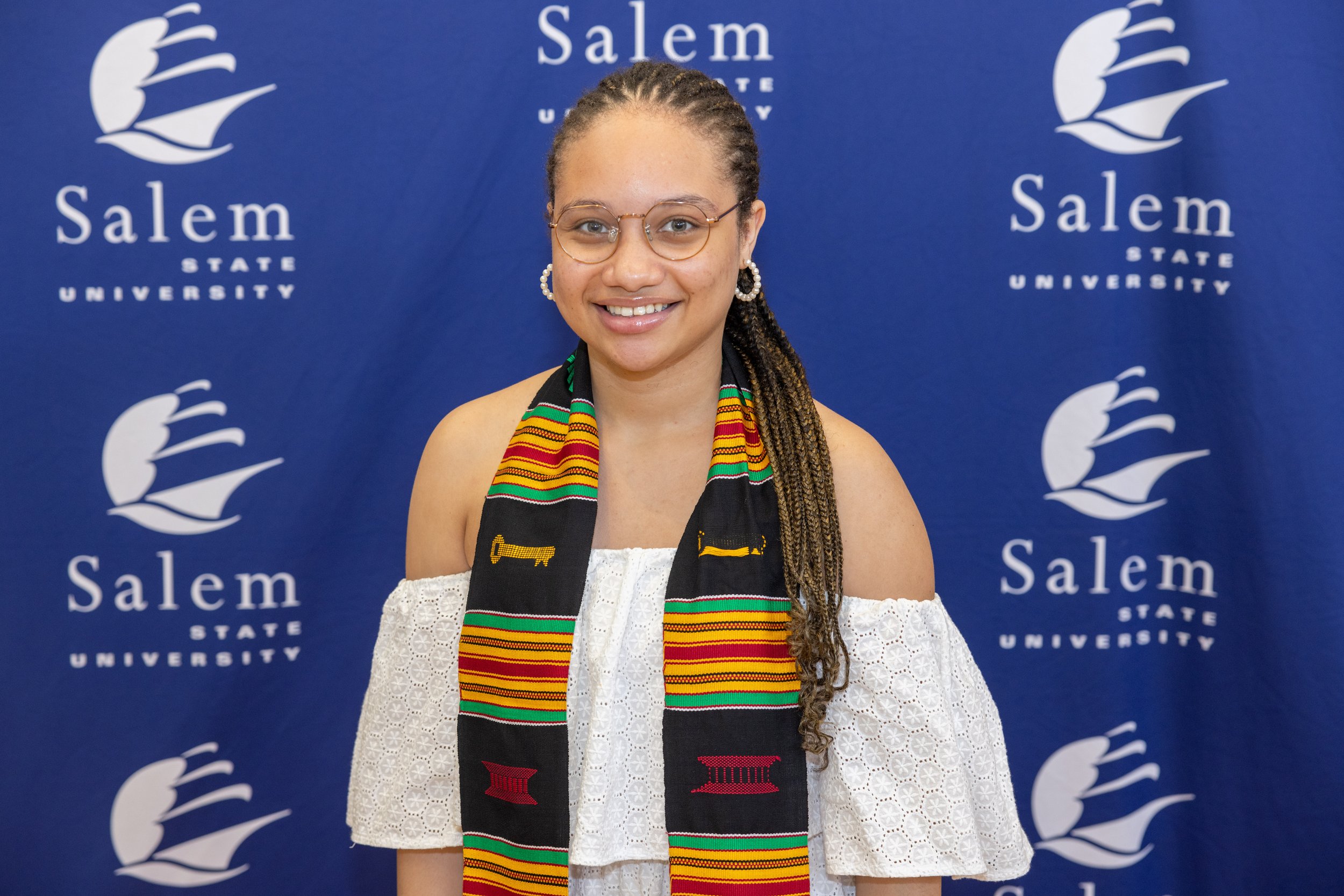 ALANA Graduation Photo Booth-7595.jpg