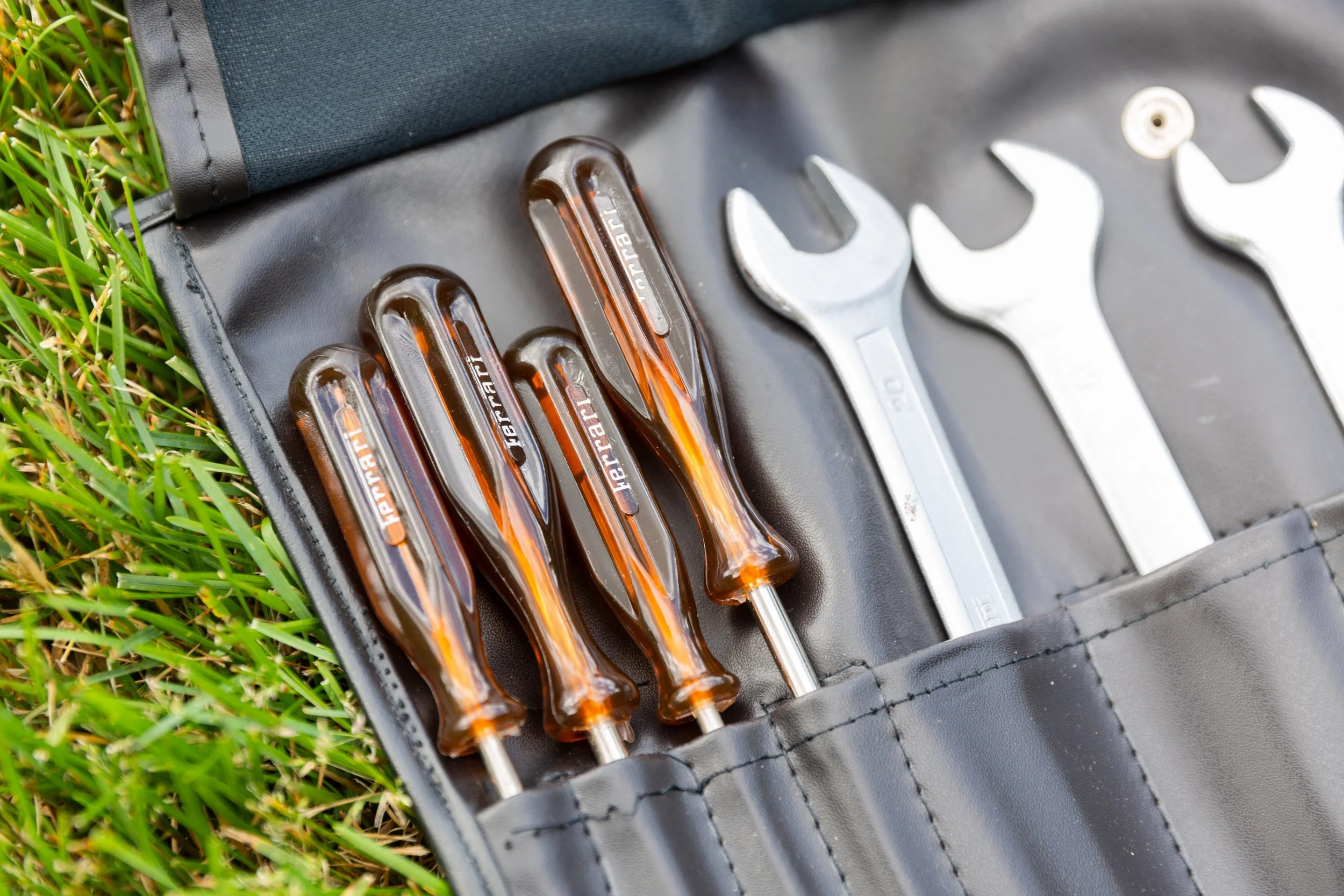 177 - interior - 1988 Ferrari 328 GTS.jpg