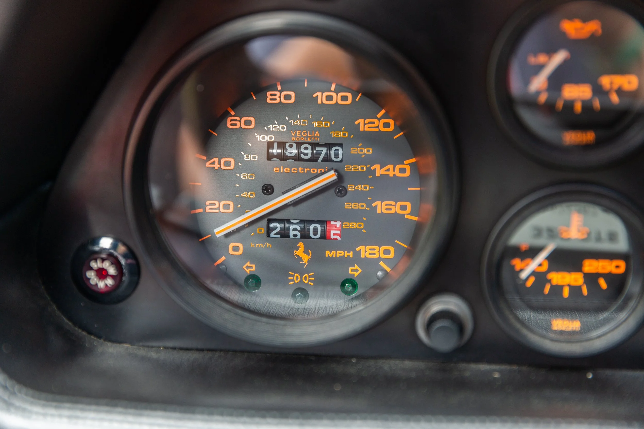 154 - interior - 1988 Ferrari 328 GTS.jpg