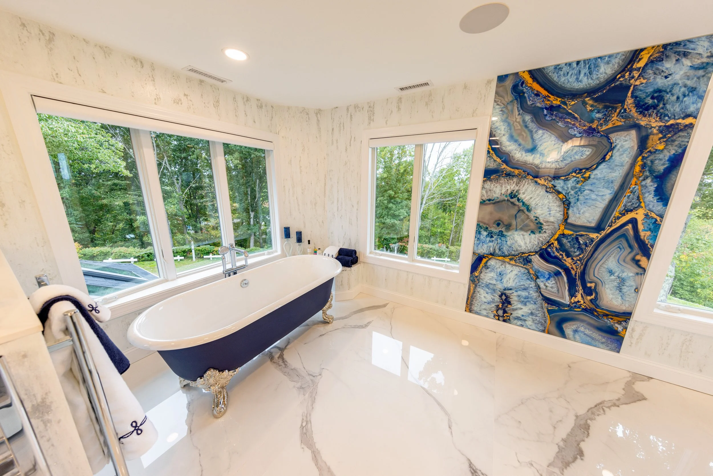 450 BEAR HILL Main Bathroom.jpg
