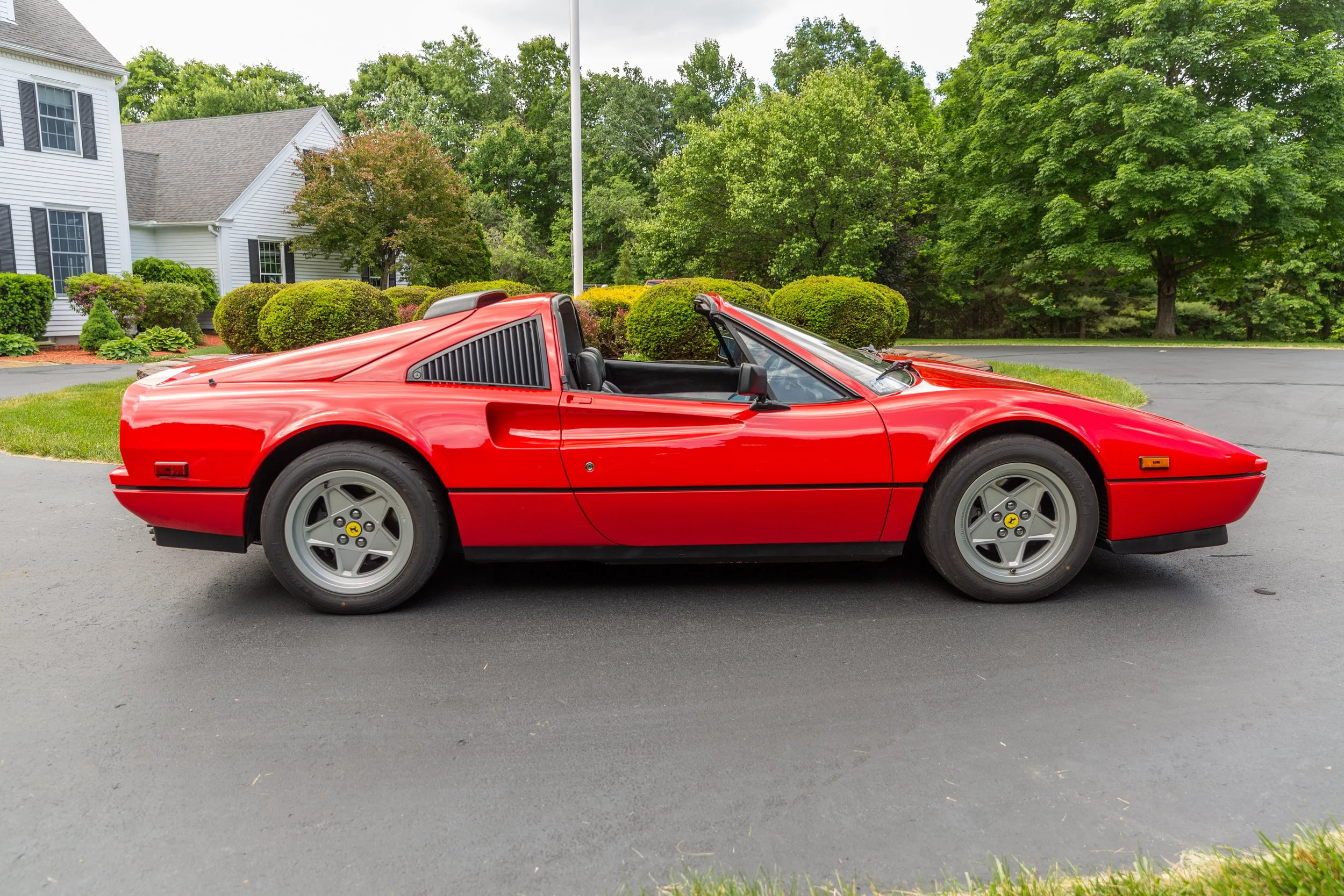 023 - exterior - 1988 Ferrari 328 GTS.jpg