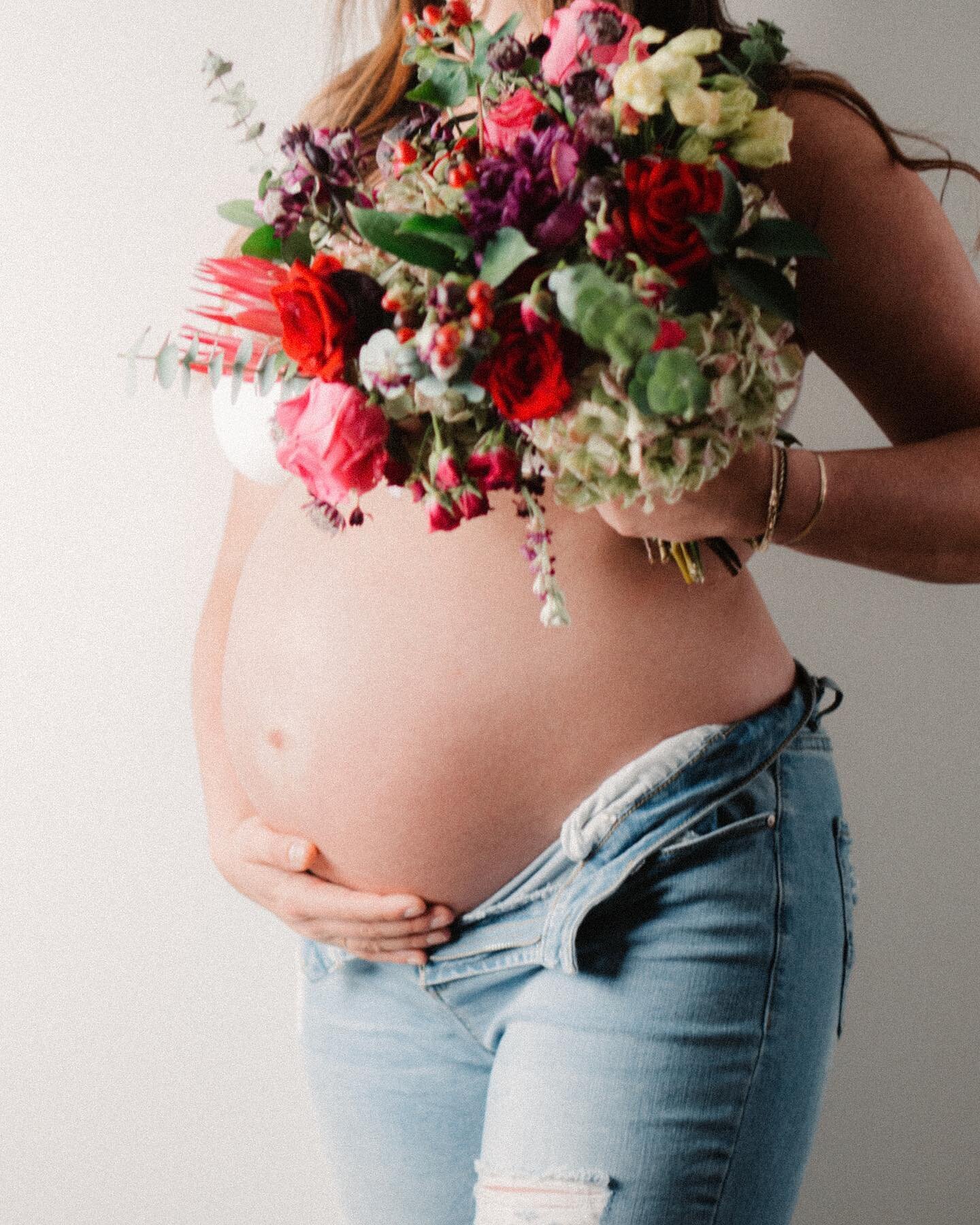 Can&rsquo;t believe this is a year ago already! 😍
Maternity shoot Kate | June 2022