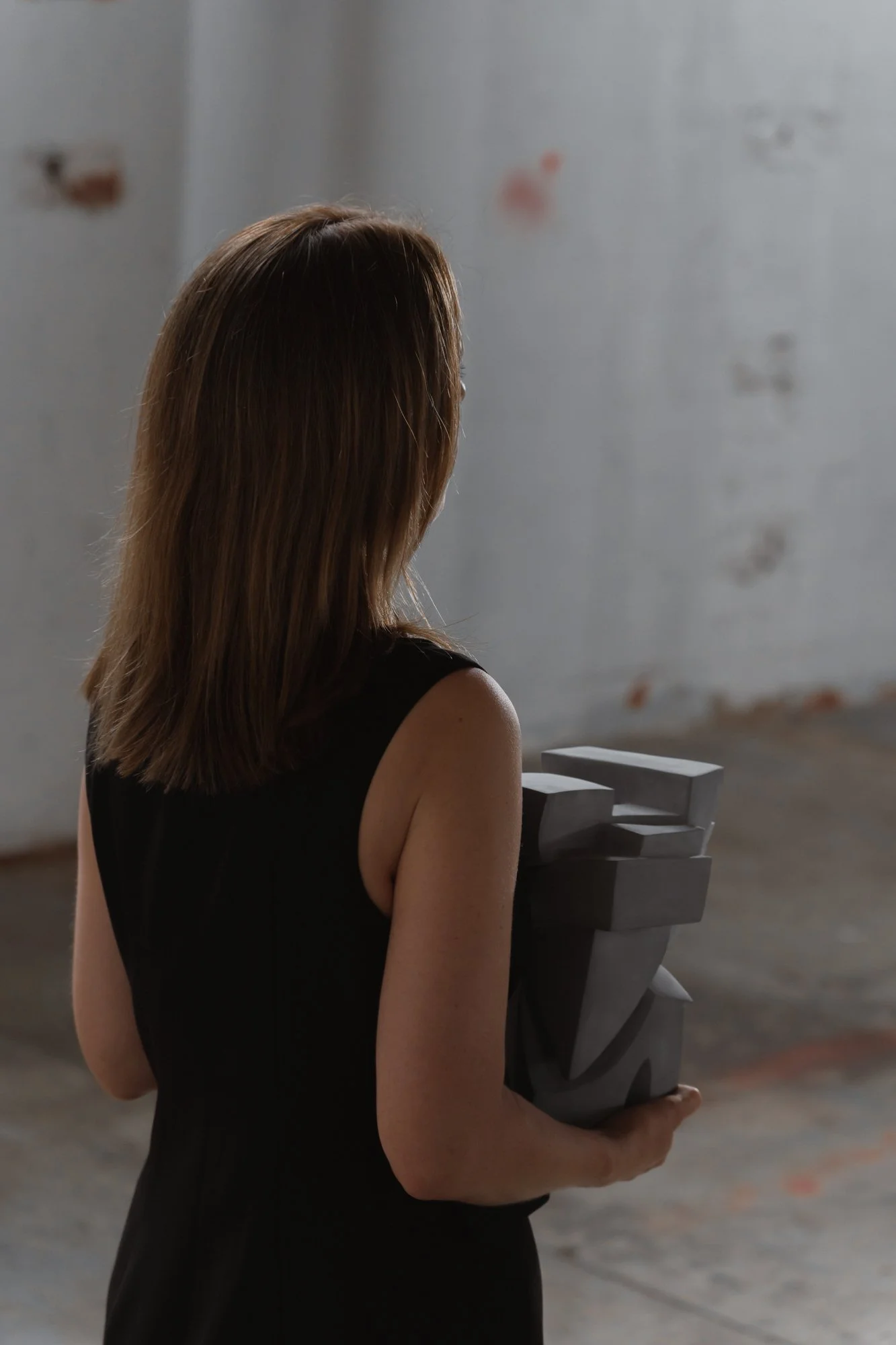 How to Incorporate Ceramics and Sculptures into Your Interior Styling