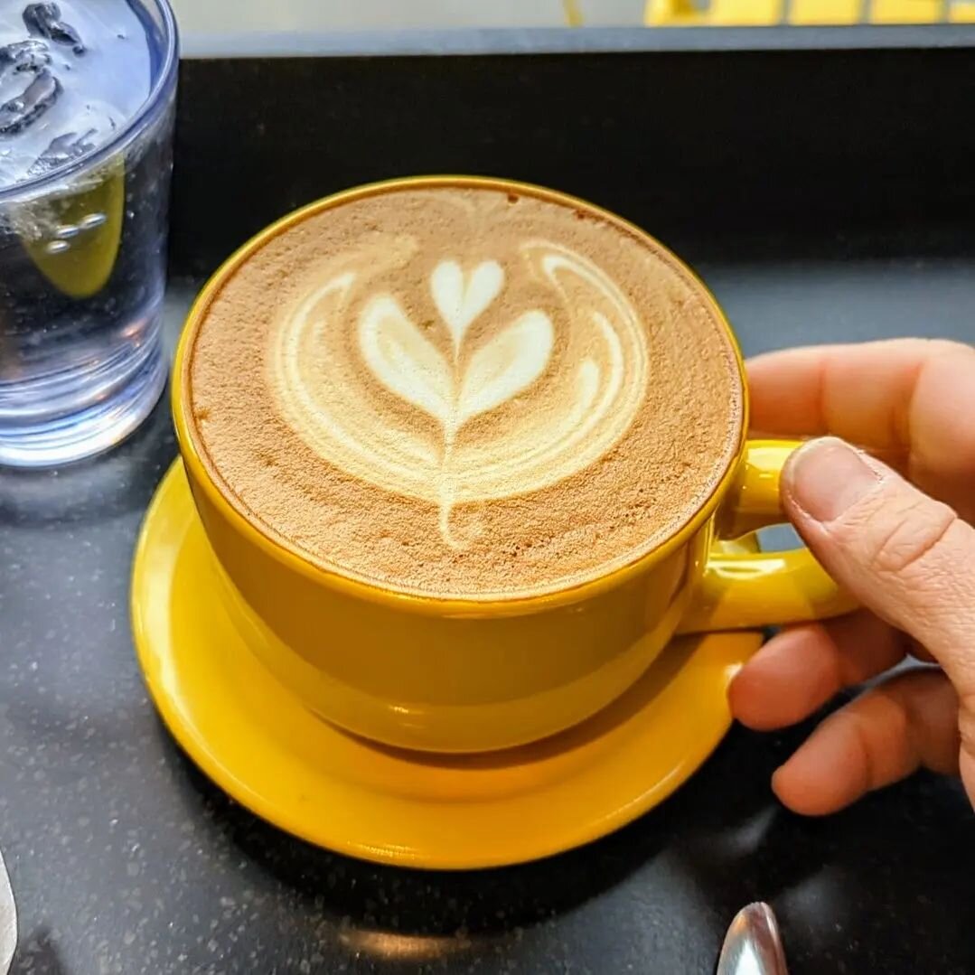 Yellow may not be my favourite colour but this Lavender Latte sure does warm my heart...

#breakfast #latteart #barista #brunchtime #breakfastofchampions #bostonfoodies #bostonma #bostonsofinstagram #breakfasttime☕️ #bostonstyle #cambridgelife #brunc