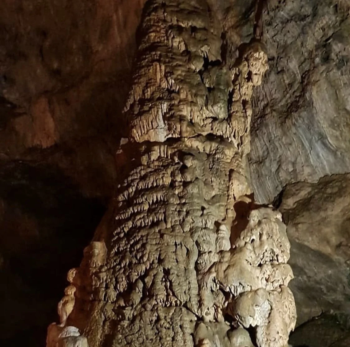 aliceinthewonderlan46. grotte di bossea .JPEG
