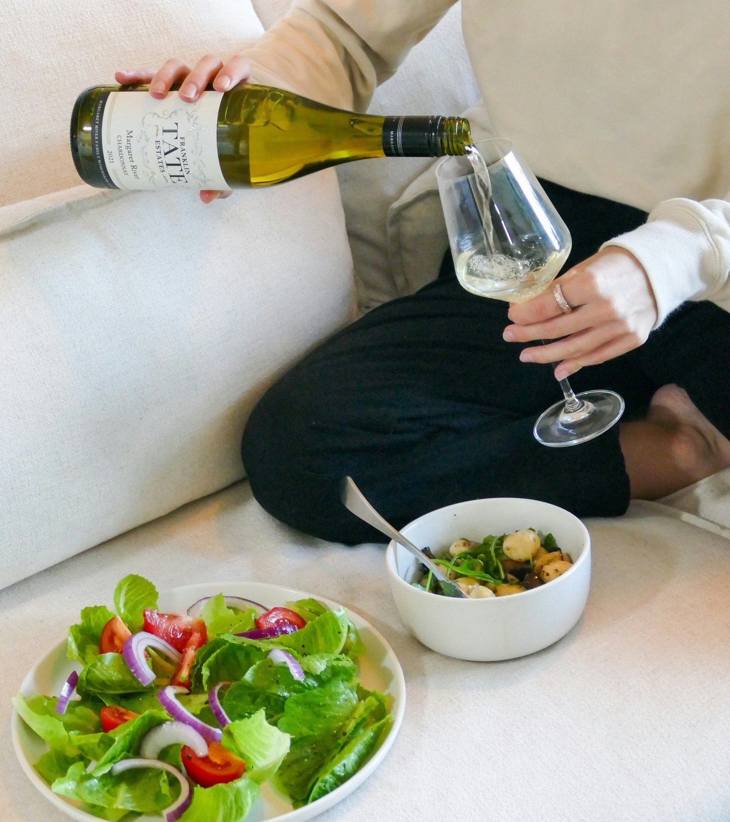 The Franklin Tate Estate Chardonnay has emanating fresh, crisp notes of lemon, guava, nectarine and melons. It makes the perfect dinner pairing with fresh salad greens and a light pasta.