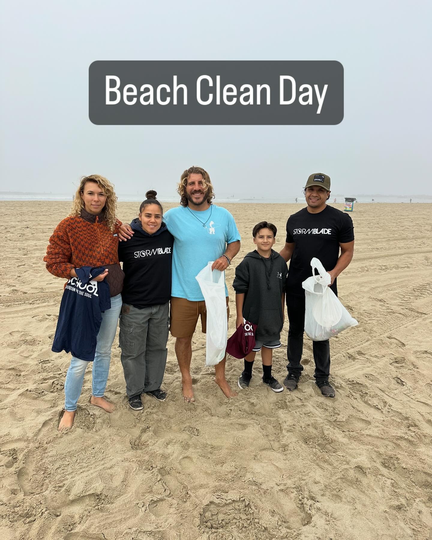 Thank you to those who participated in today&rsquo;s beach cleanup. Looking forward to the next one. Shout out to Stormblade for providing us with some items to give away. #venicebeach #cleanup #nomoretrash #losangeles #surf #lessons #stormblade #rec
