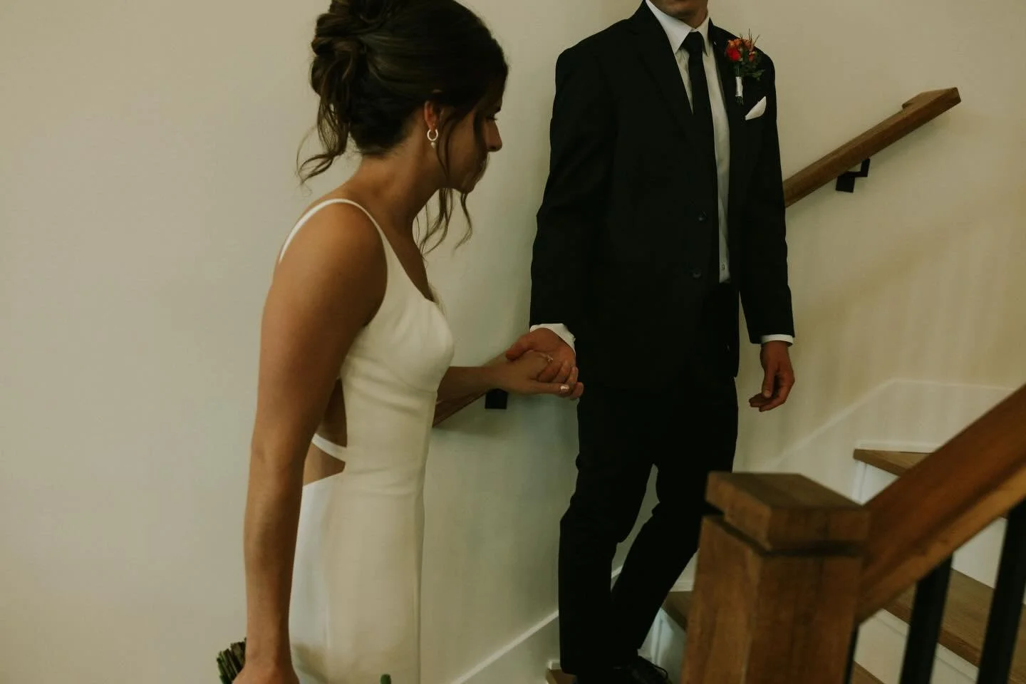 Love this moody-cutie photo of the stunning @rileswatt captured by @clairehopephoto 📸

I wonder if the modern French twist will take 2026 bridal styles by storm, or if we have moved on from the trend. I hope we have not moved on. 🥐

Speaking of 202