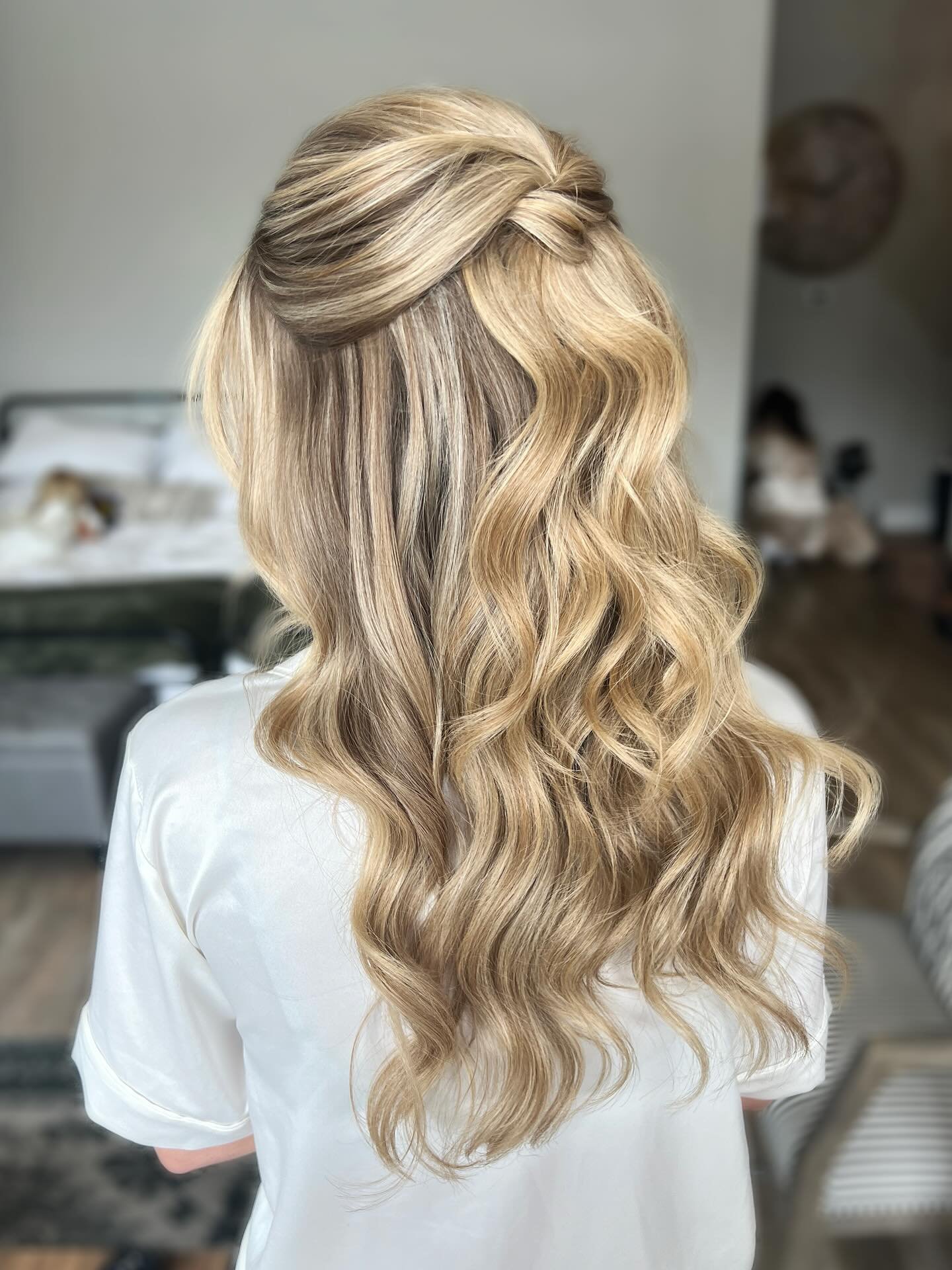 Soft and bridal 💋

Happy wedding day Audrey! 

Jackson Michigan wedding hairstylist 
Michigan bridal hairstylist 
Jackson Michigan bridal hair 
Michigan wedding 
Michigan wedding hairstylist 
Jackson Michigan wedding