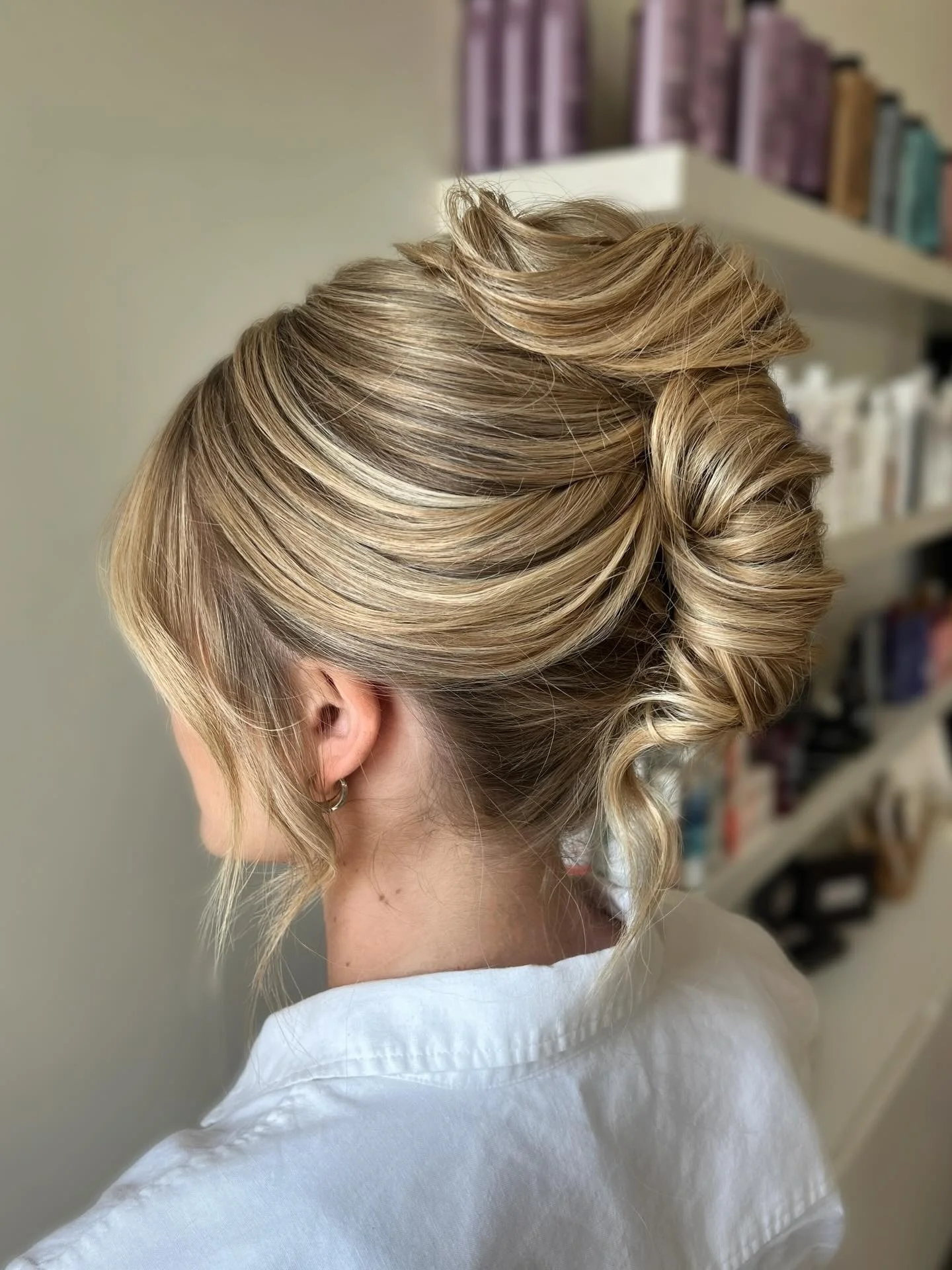 You've gotta swipe over to see all the pretty pretty angles of this bridal trial ✨👉

Making a few tweaks for the big day, but am always excited to recreate this modern French twisty style 🍭

If you'd like to inquire for bridal hair for your wedding