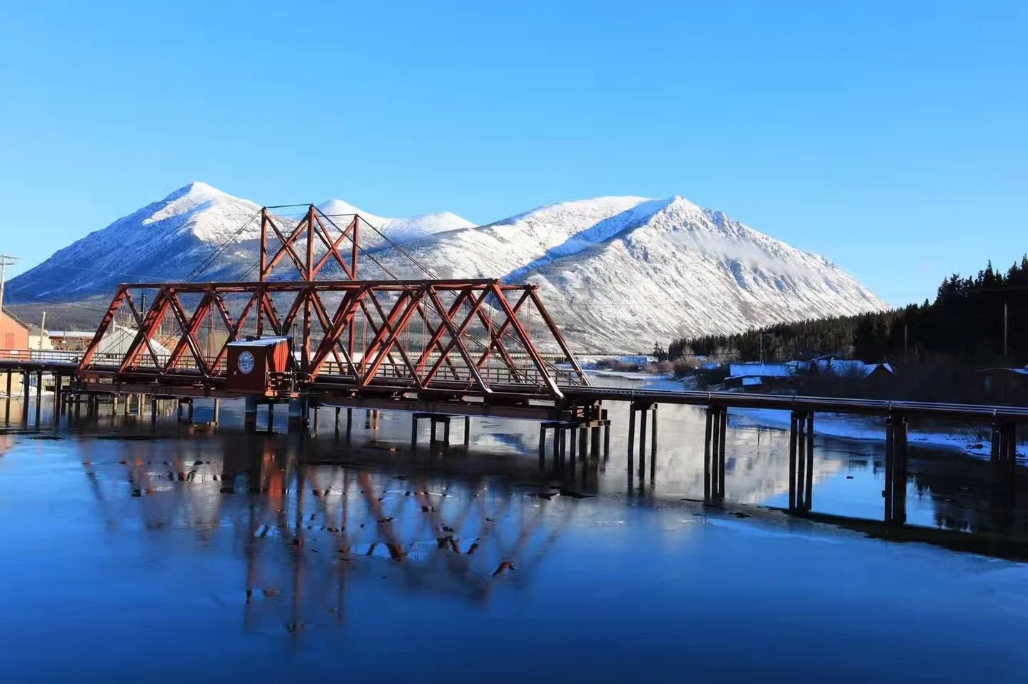 Home Pg Pic Lake.jpg