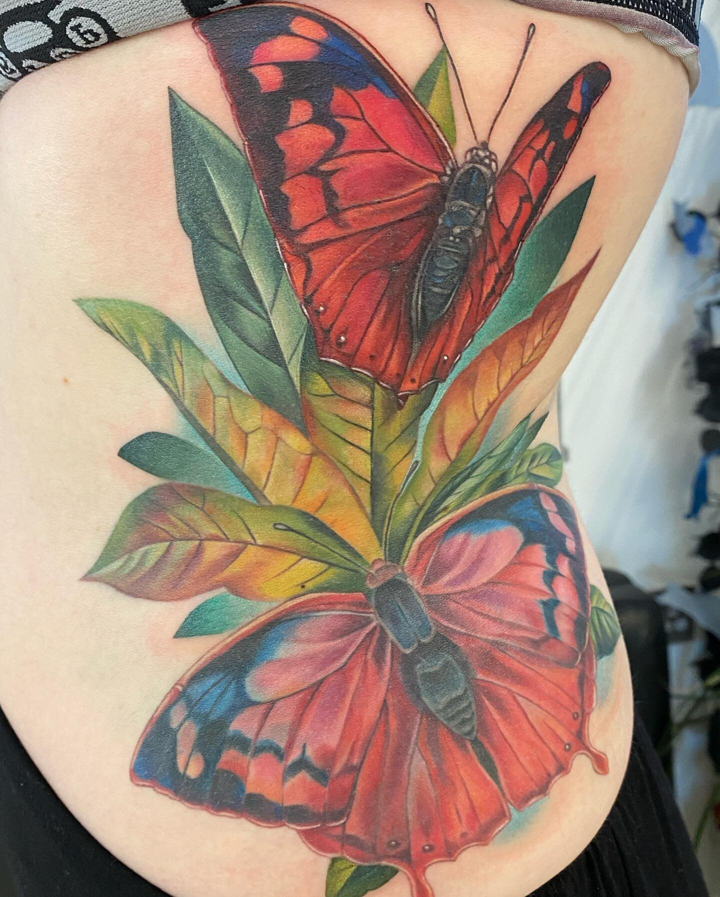 Thanks Rachel 😊
A huge laser cover up and part healed part fresh, based on a drawing I did a couple of years back. We finished this in the summer. Rachel is one of the toughest people I tattoo! 
Made with @fusion_ink and @killerinktattoo supplies, @