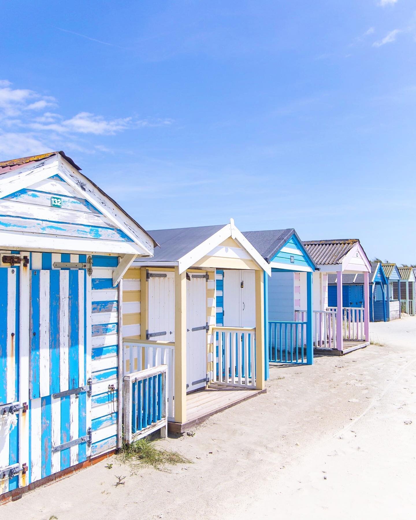 Beach hut beauties at West Wittering ♡ We spent a glorious day at West Wittering a few weeks ago sans the 🐶 so got to see the beach huts and sit on the lovely part of the beach you can&rsquo;t take dogs to. I took far too many photos as always :) So