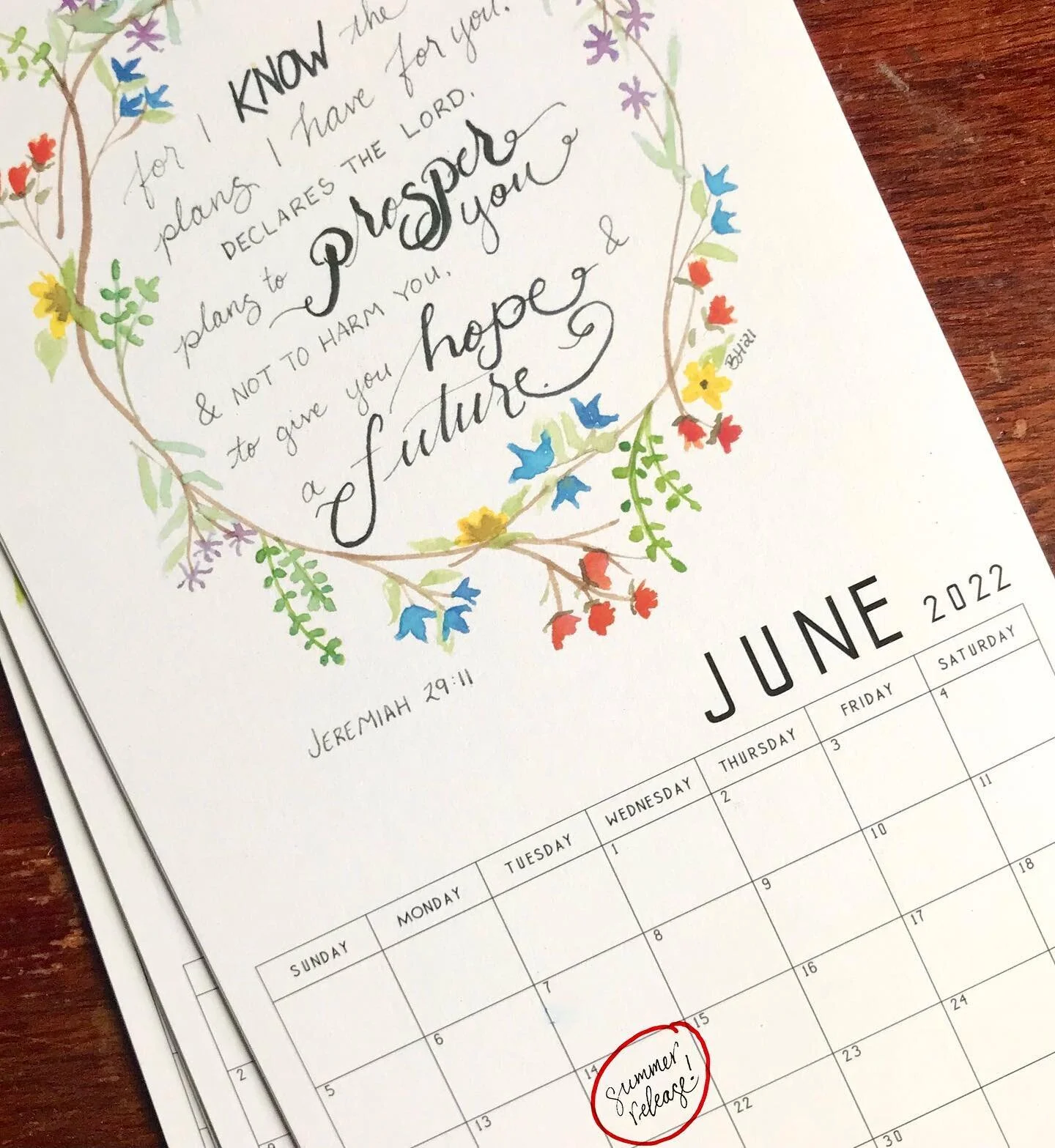 Summertime is almost here! Are you like me, looking forward to the weddings, graduations and out-door parties as fun breaks from the summer projects you’re tackling?
I’ve painted some meaningful gifts to commemorate the life events of peo