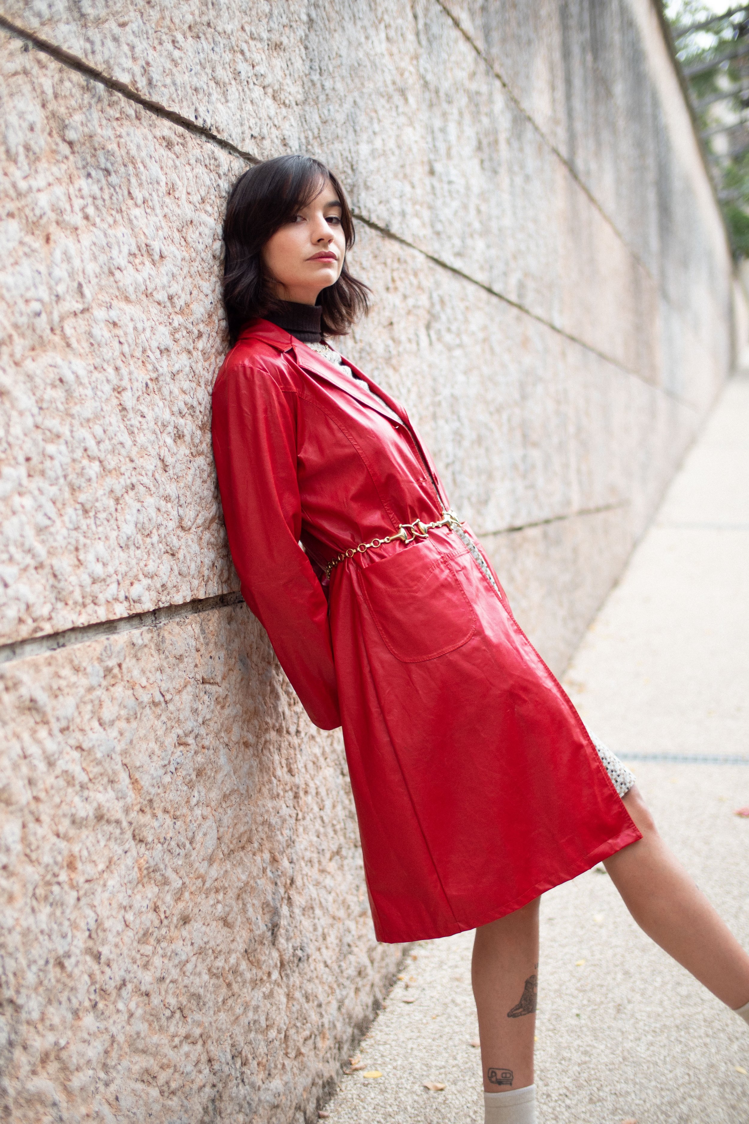 Julie tenue 3 manteau rouge-5.jpg