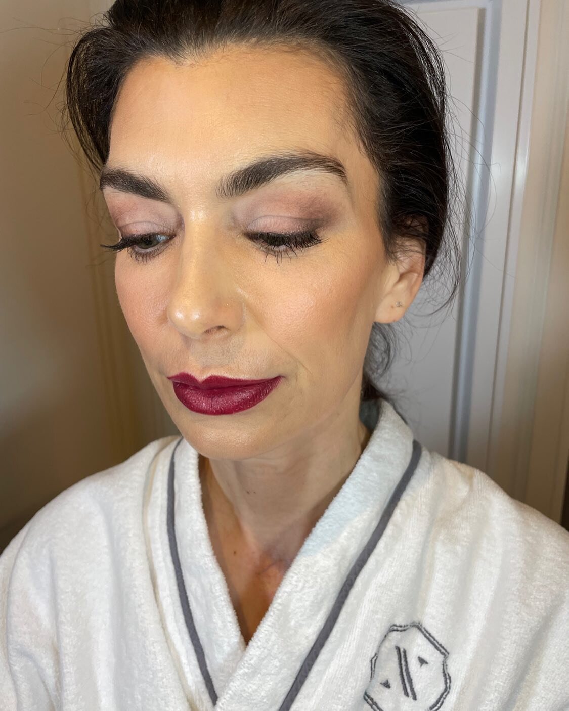 Lashes &amp; Lips💋 

Makeup @s.r.pullingmua 
Representing @lyndsaysimonbeauty 

On The Lips💄
@maccosmetics Plum lipliner and Diva Lipstick 
-
-
-
-
-
#boldlips #datenight #makeup #makeupartist #makeuptrends #motd #boston #bostonmakeupartist