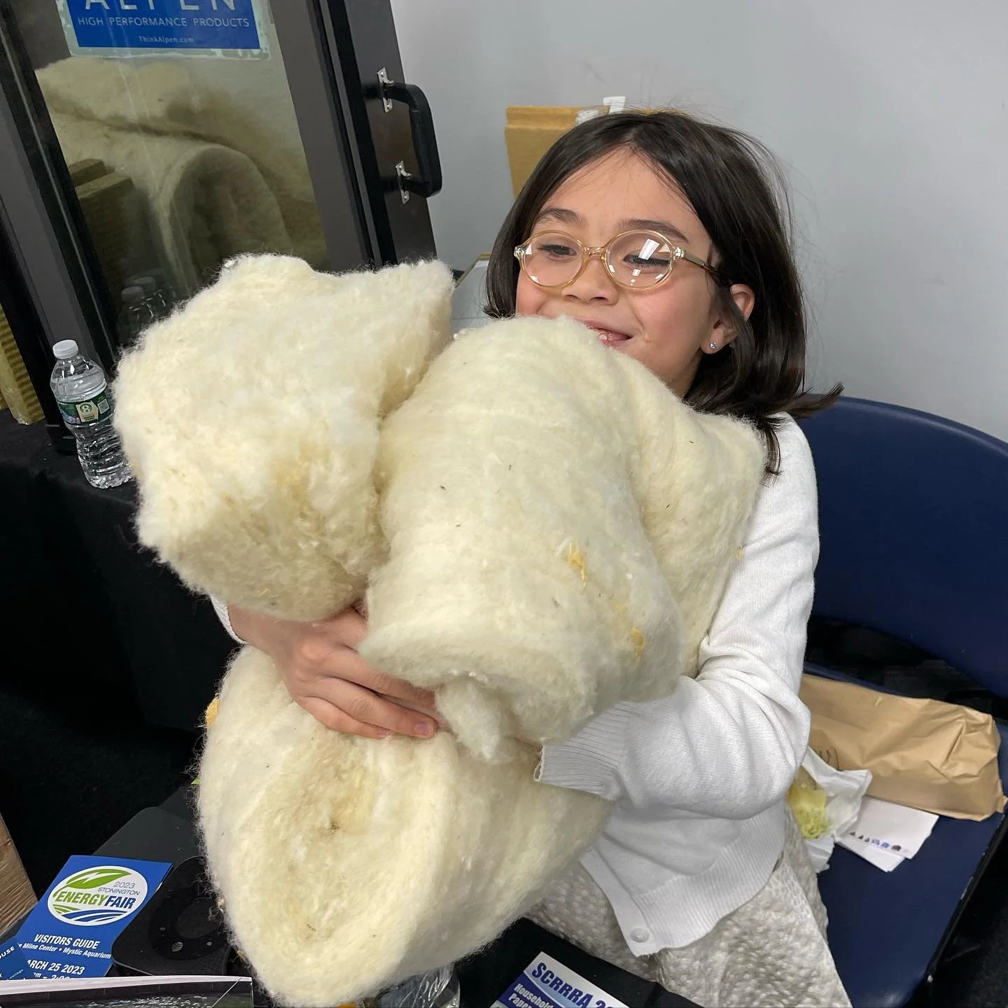 When your kiddo gets a hold of a sample of @havelock_wool 😳 See stories for more #huggableinsulation 
.
.
📸by @elysianbuild