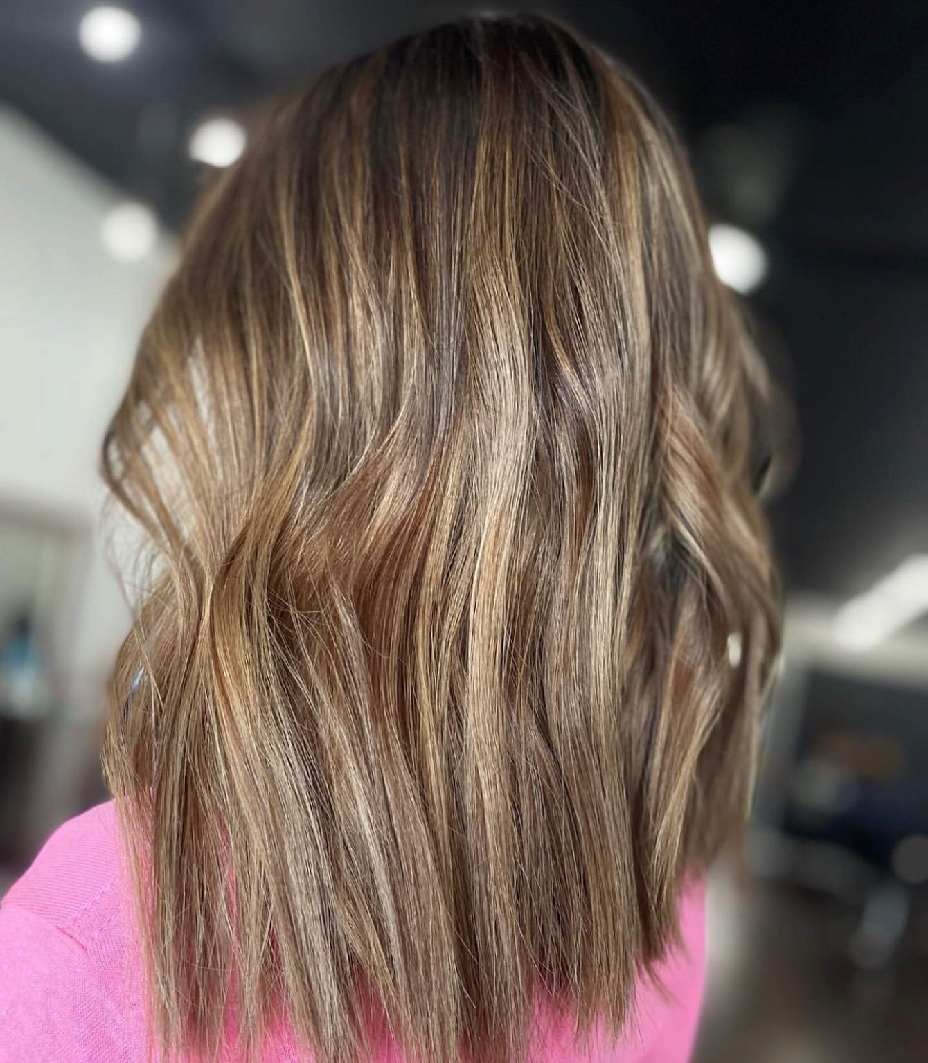 Summer bronde ☀️

Stylist: Richeal @richeals.hair.looks 
Link in her bio