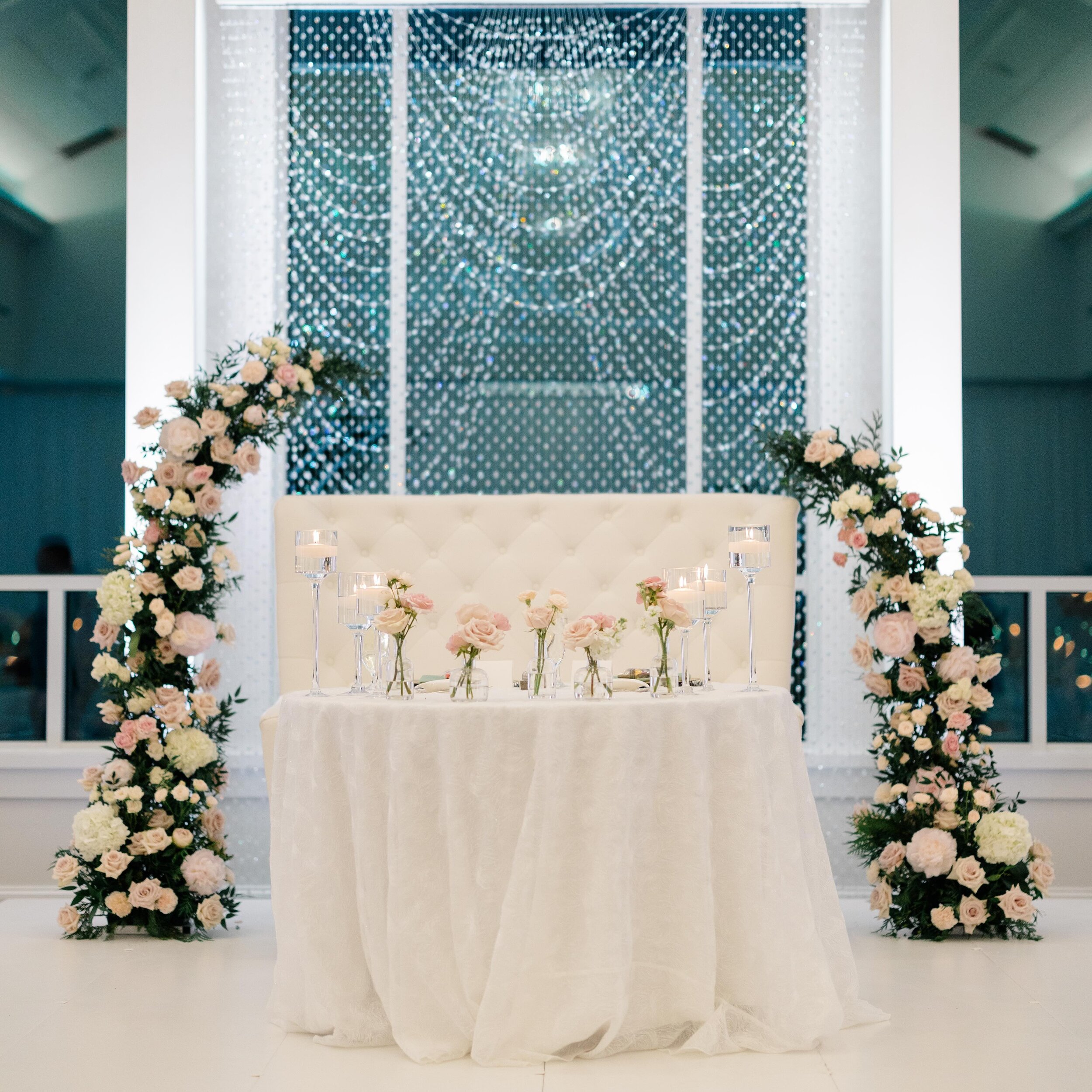 We love these sweetheart table details ✨

Thoughts on repurposing your wedding flowers? Ceremony arches, bridal bouquets or even cocktail hour bud vases could be moved and reused for the sweetheart table to make a new beautiful display 🤍

📷: @lovel