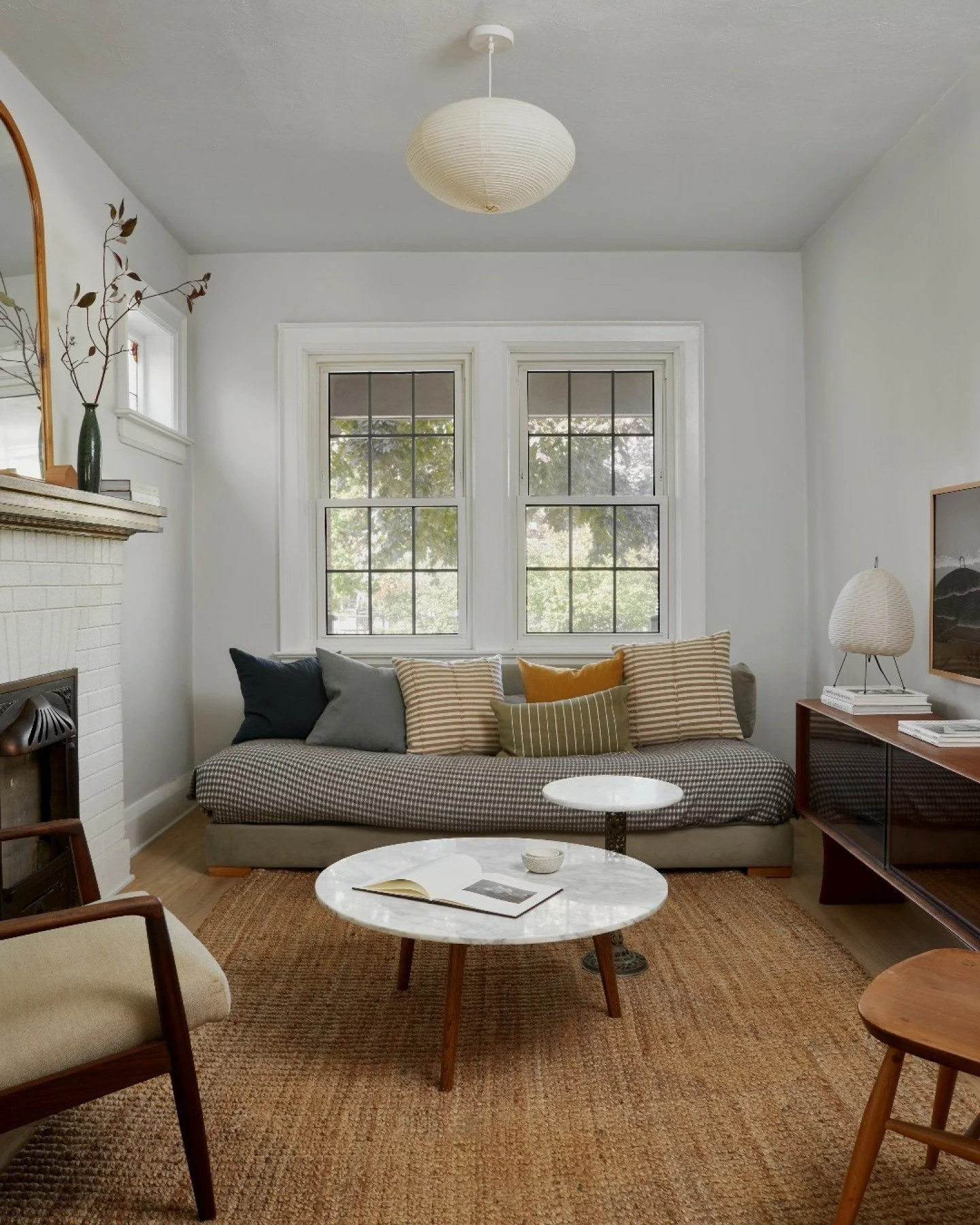 DANFORTH VILLAGE PROJECT

"Simple living doesn't have to be about living without. Instead, it's about being intentional and choosing what you want to live with."

- Natalie Walton
.
.
.
.
#Torontohomes #DesignForLiving #torontointeriors #to