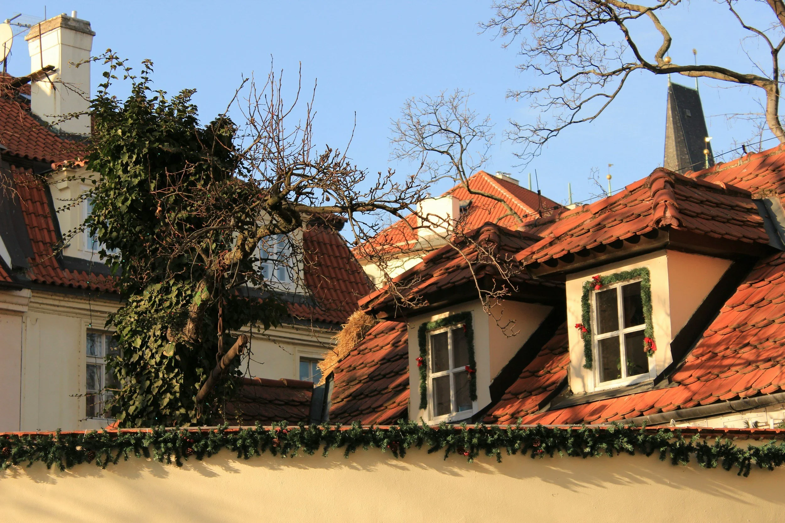 Storm Damage Roof Replacement: Navigating Insurance Claims in DeSoto County