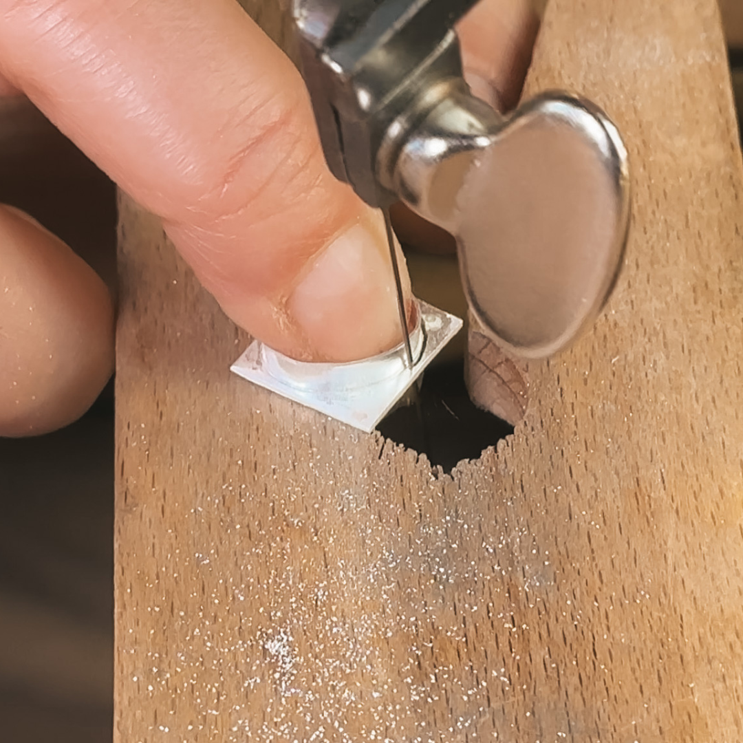 Learn how to use your jewellers saw to pierce out your settings