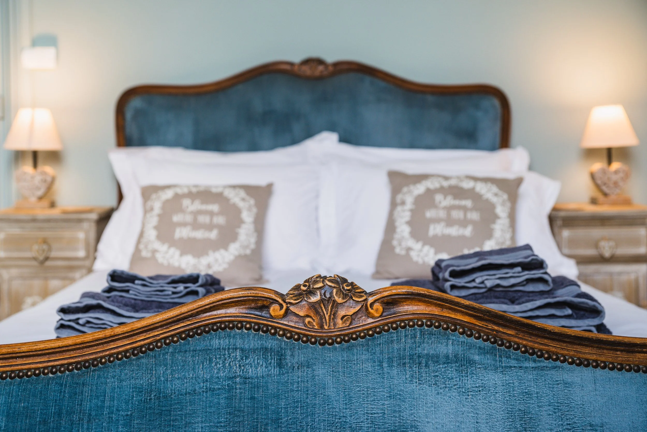 Le grand logis st meme les carrieres bedroom.jpg