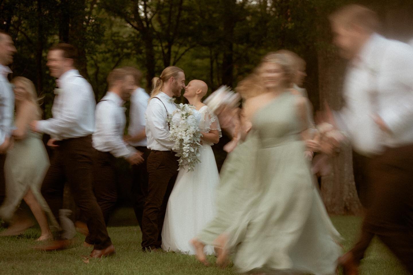 We had so much fun at @marcusdyer3 &amp; @gsayes wedding, we didn&rsquo;t even notice the heat! 
-
#sarahbarberphotography #weddingphotography #louisianaweddingphotographer #southernbride #clickcommunity #nikonusa #weddingportraits #summerweddings #l