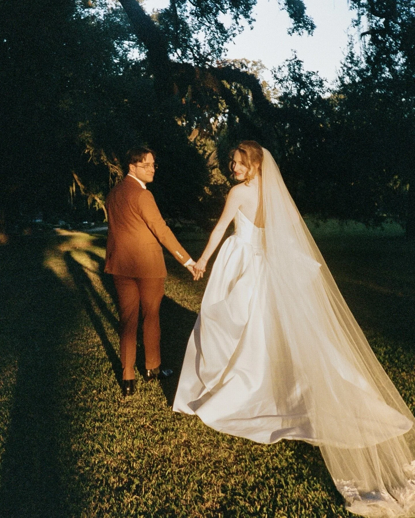 Film shots from Yvette &amp; Josh&rsquo;s wedding.
Forgot how much I loved this little #minolta 

.
Prep &amp; Ceremony : St. Augustine Episcopal Church
Reception : @ralphsonthepark 
Dress : @linenjoliebridal 
Florals : @joshrodrigu 
Hair &amp; Makeu
