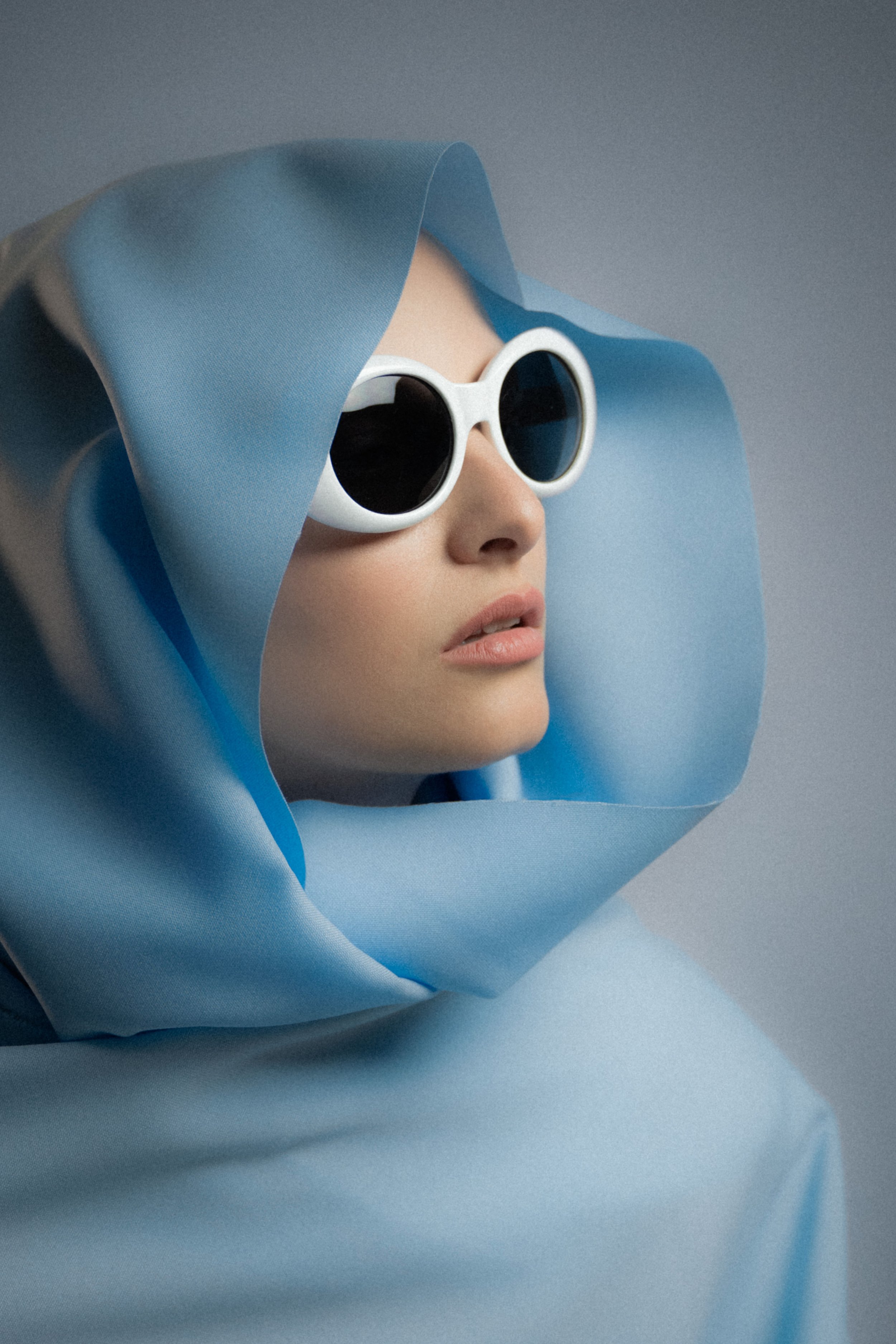 Genevieve_vogue_125_3.JPG