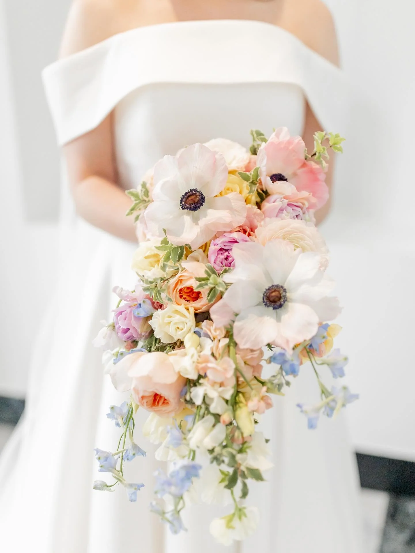Some virtual flowers from me to you on this rainy Tuesday😘 If you don&rsquo;t hear it anywhere else, I hope you hear it from me: you&rsquo;re doing amazing and you are so loved!!

Florals: @snapdragonfloral901