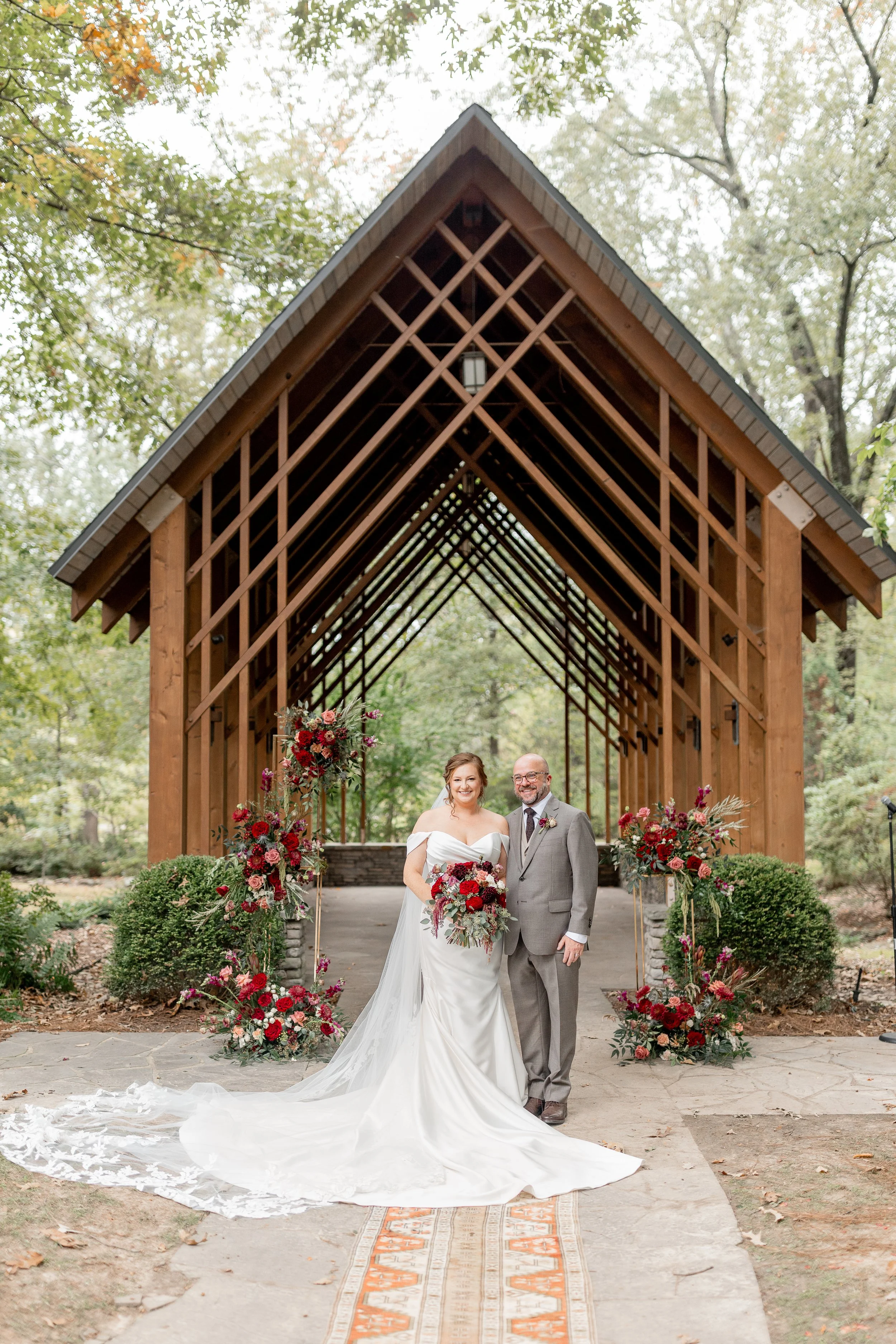 Mr &amp; Mrs Lund | Sophisticated Micro Wedding at Memphis Botanic Gardens