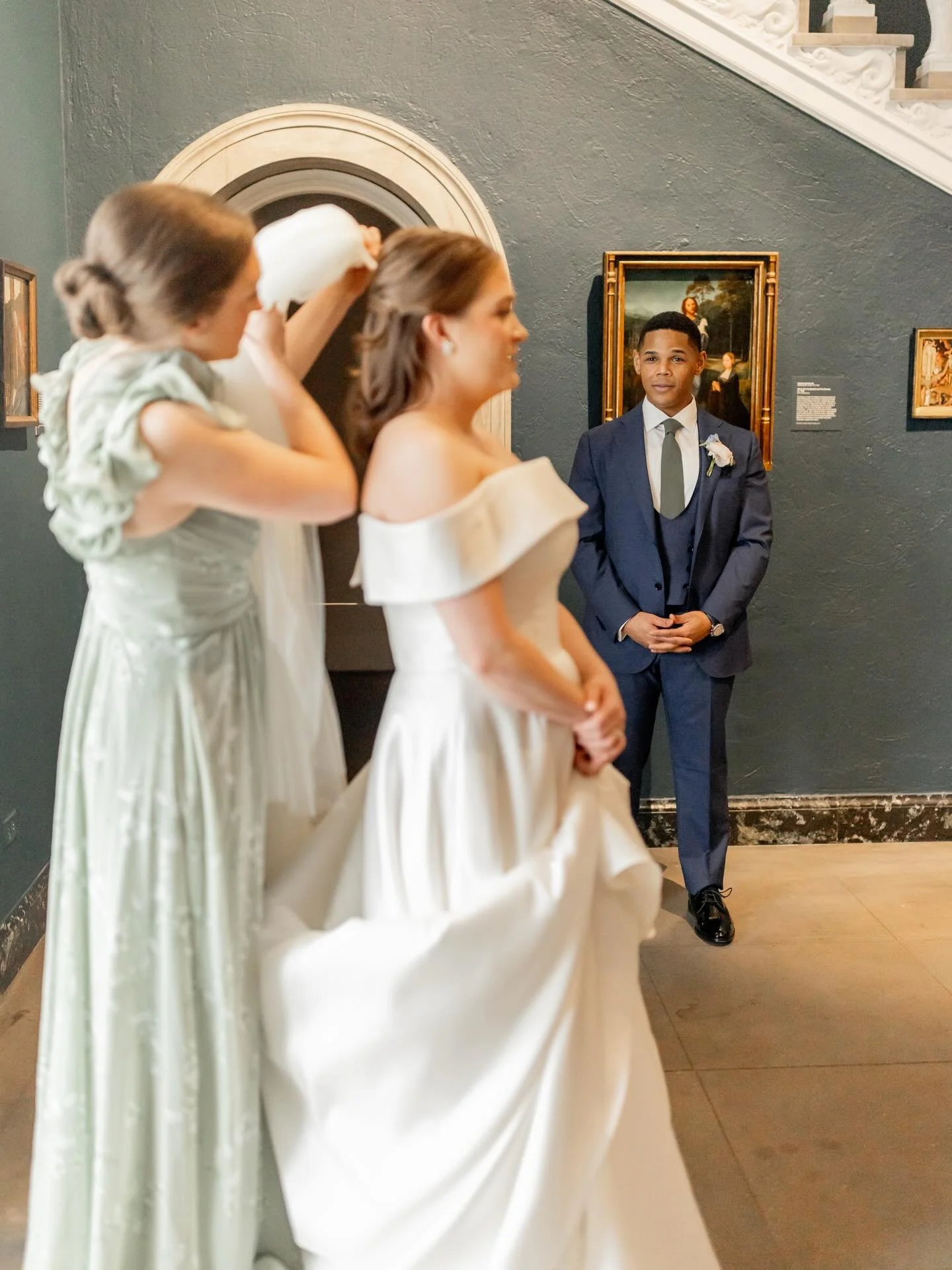 scenes from a gallery at the @brooksmuseum ✨

Looking for a photographer who will keep an eye out for the in between moments that tell the story of your day? Schedule a consultation today!