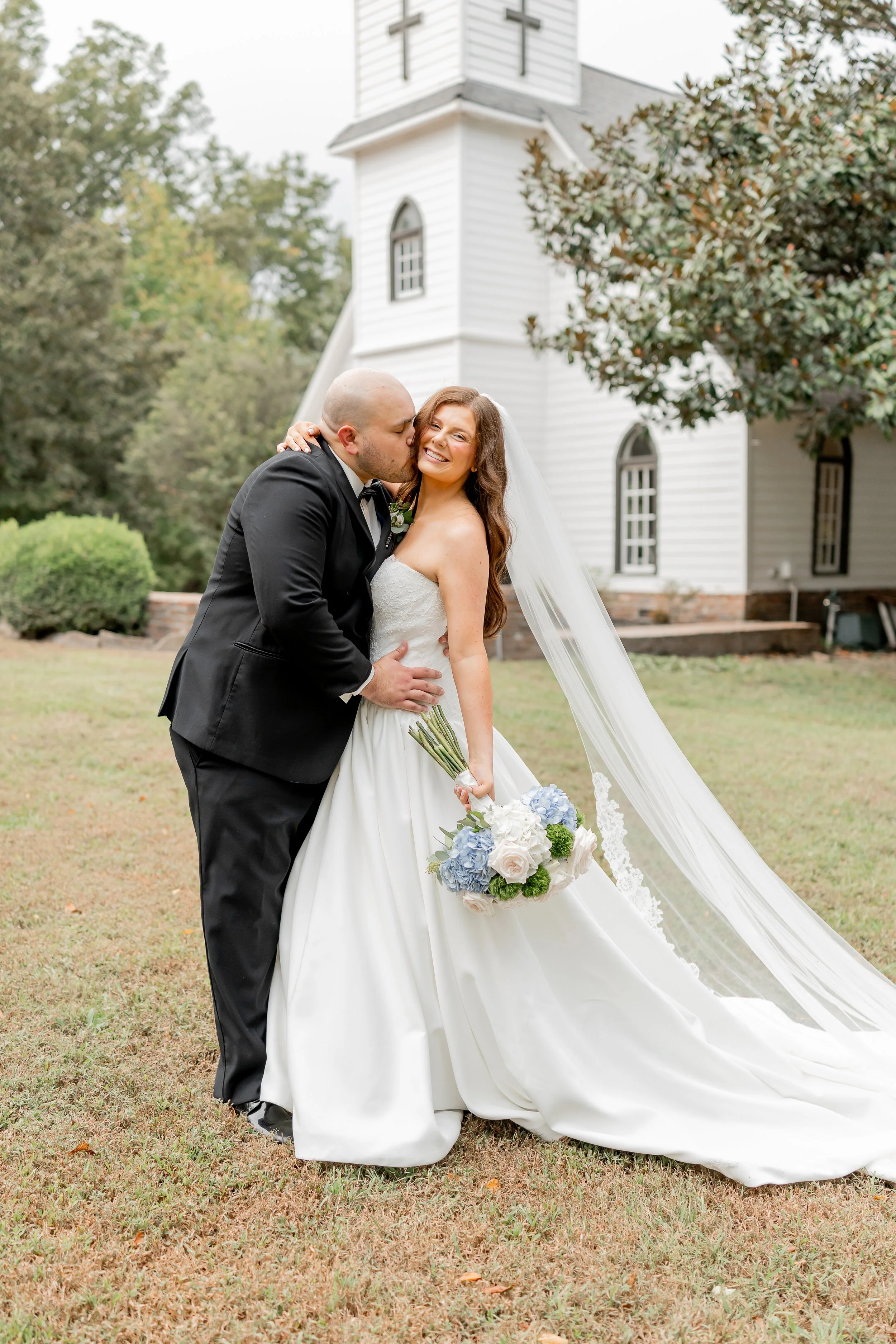 Mr &amp; Mrs Bourne | Hydrangea Inspired Wedding at Bonne Terre
