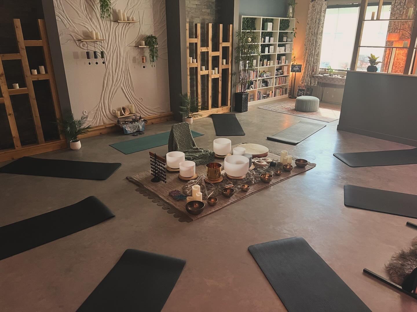 One spot left for tonight&rsquo;s special Yin &amp; Sound session ✨✨✨✨✨✨✨

Earlier today we had 7 Wise Women from around the world in for an extraordinary private group journey, so I&rsquo;ve decided to leave the set up and ride the river of frequenc