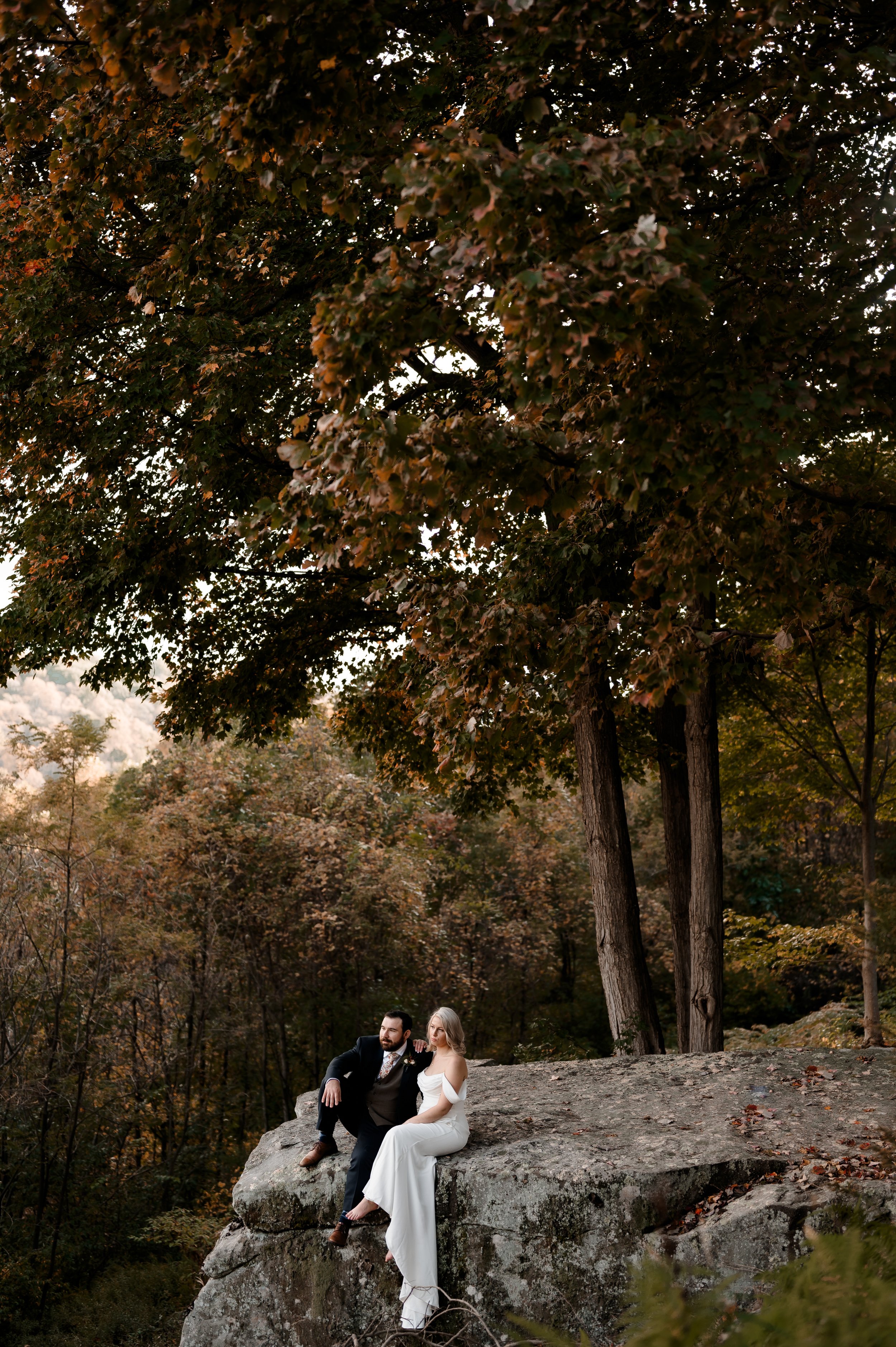 oak lodge luxury fall wedding pittsburgh pennsylvania wedding photographer-18.jpg