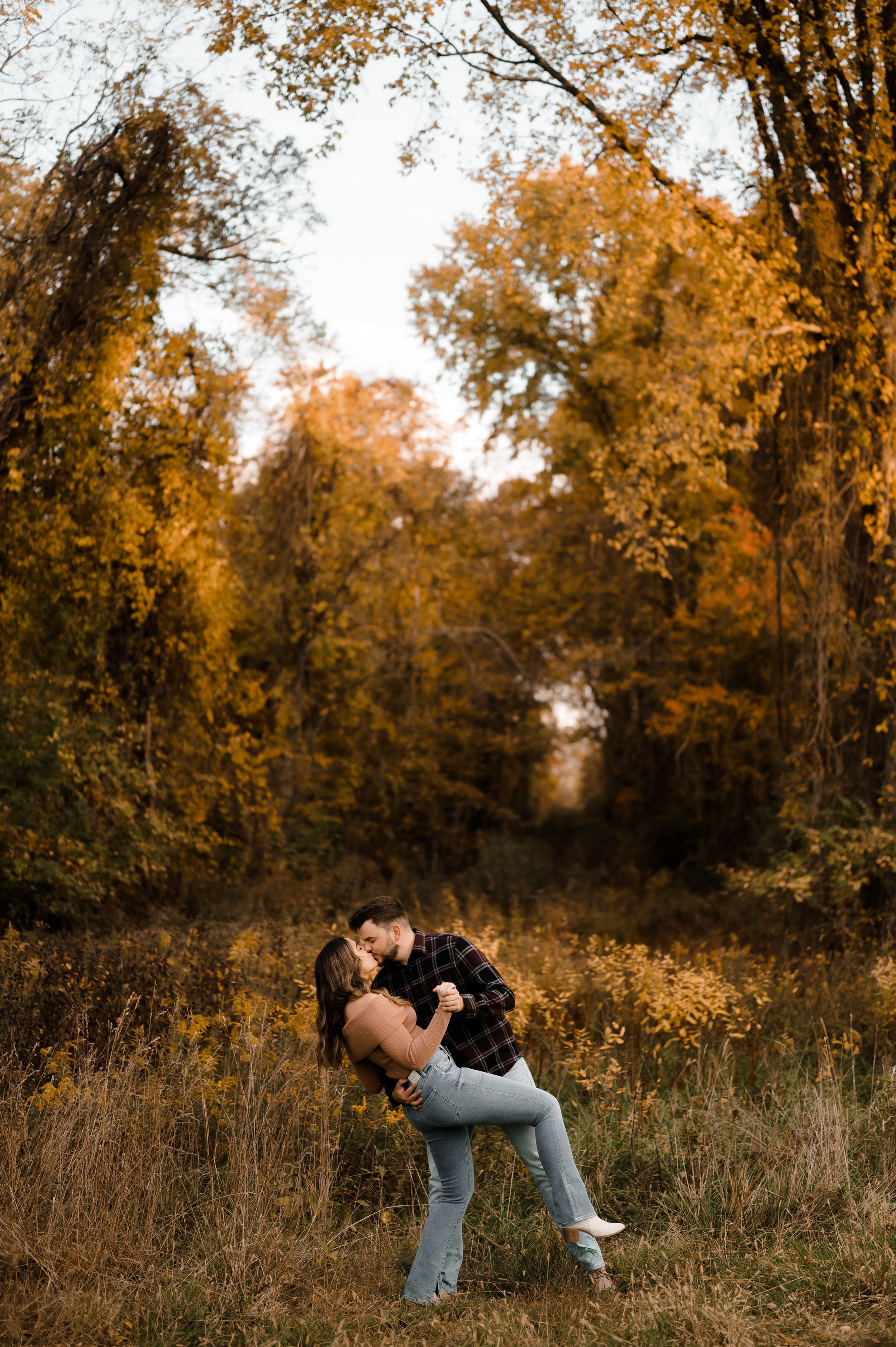 pittsburgh fall luxury engagement photographer-6.jpg