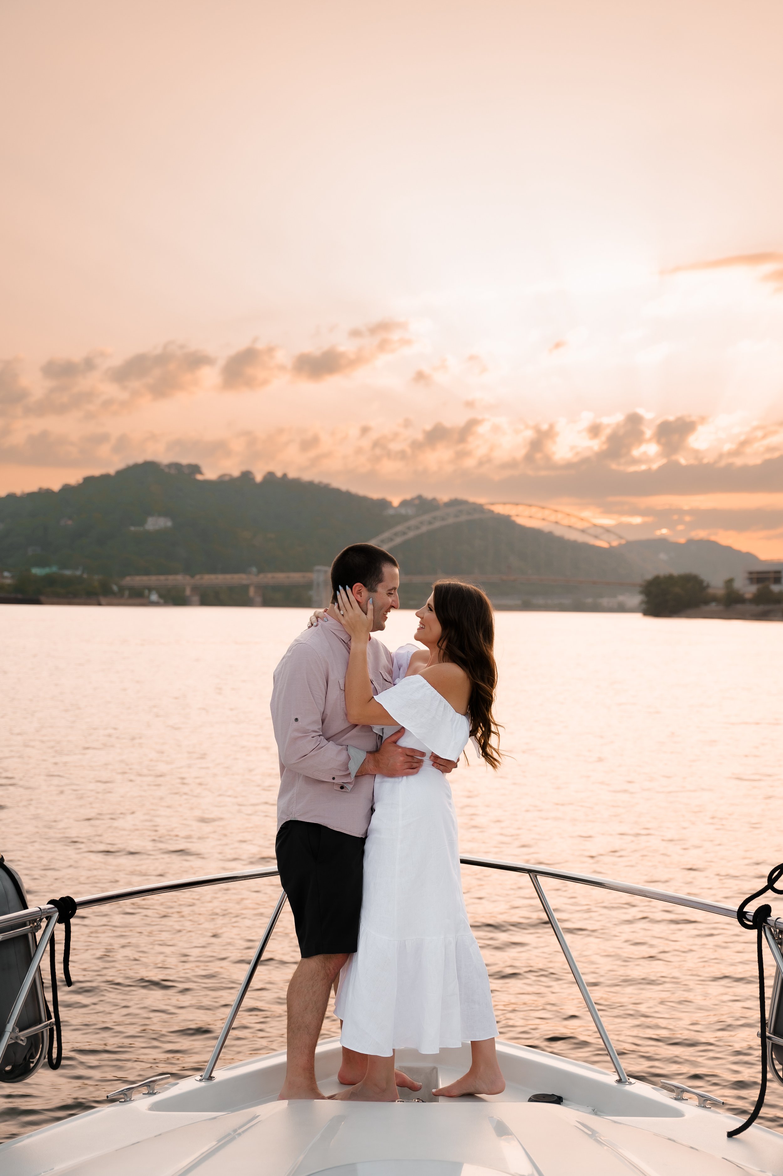 pittsburgh romantic boat down the river t engagement session art-6.jpg