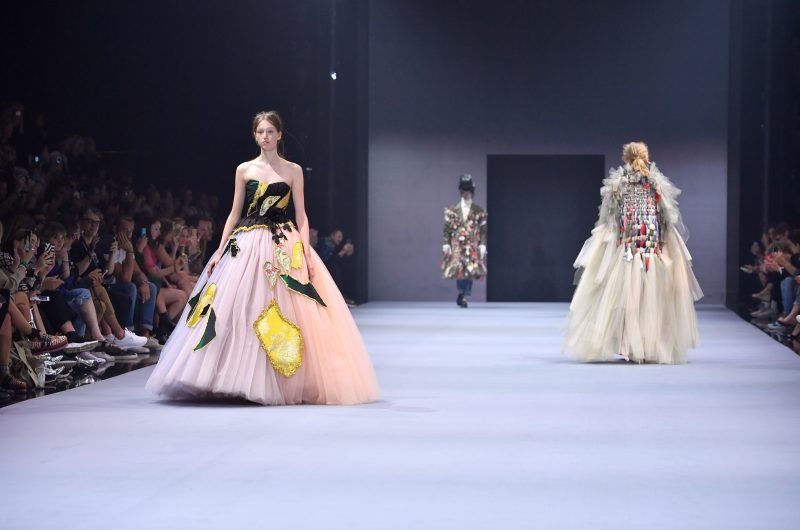 ViktorRolf_FashionShow_cBreadButter_GettyImagesForZalando-50-1-800x530.jpeg