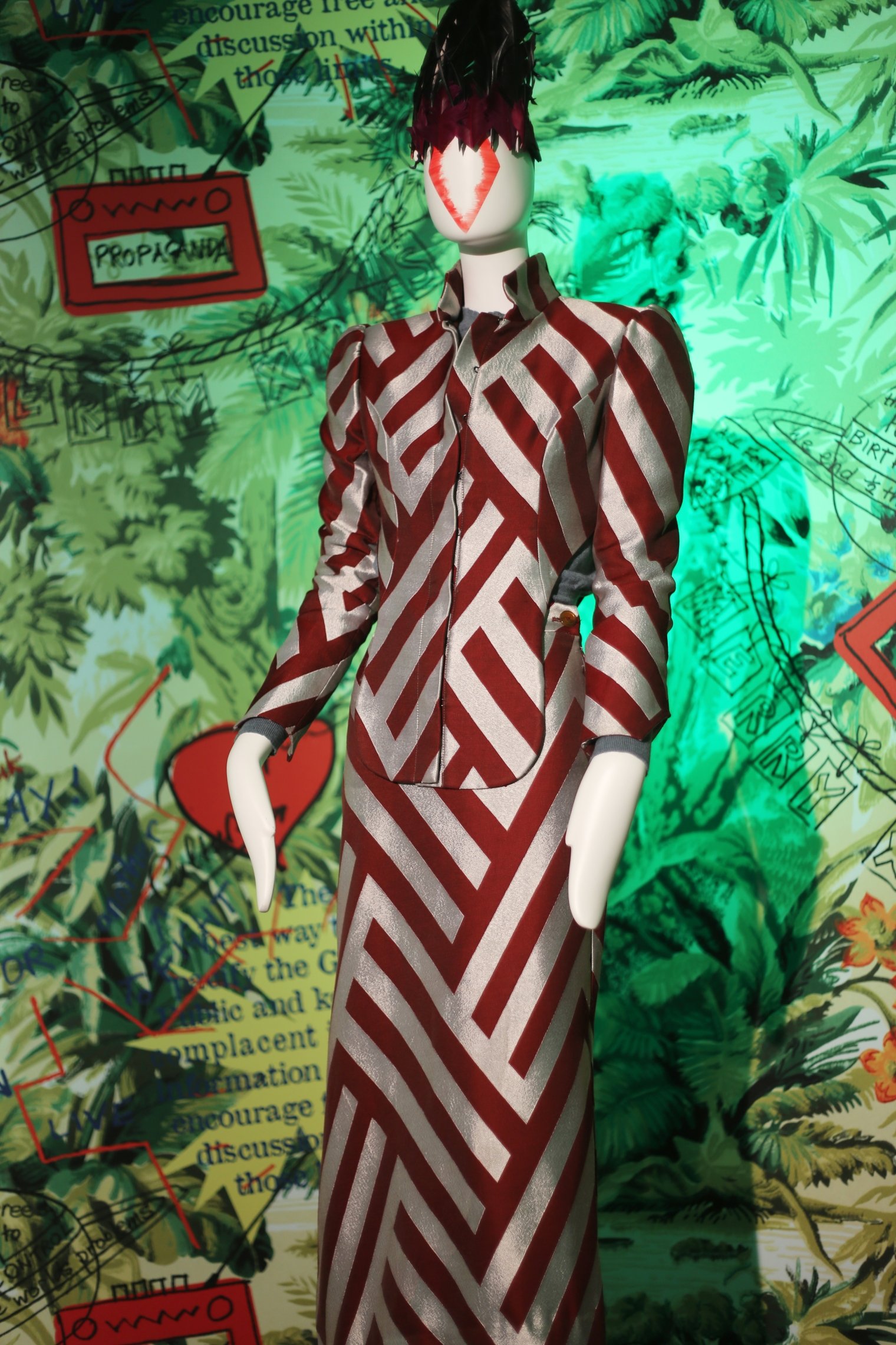 vivienne-westwood-talks-at-bread-and-butter-2017-get-a-life-exhibition-new-trends-fashionshows-3.jpeg